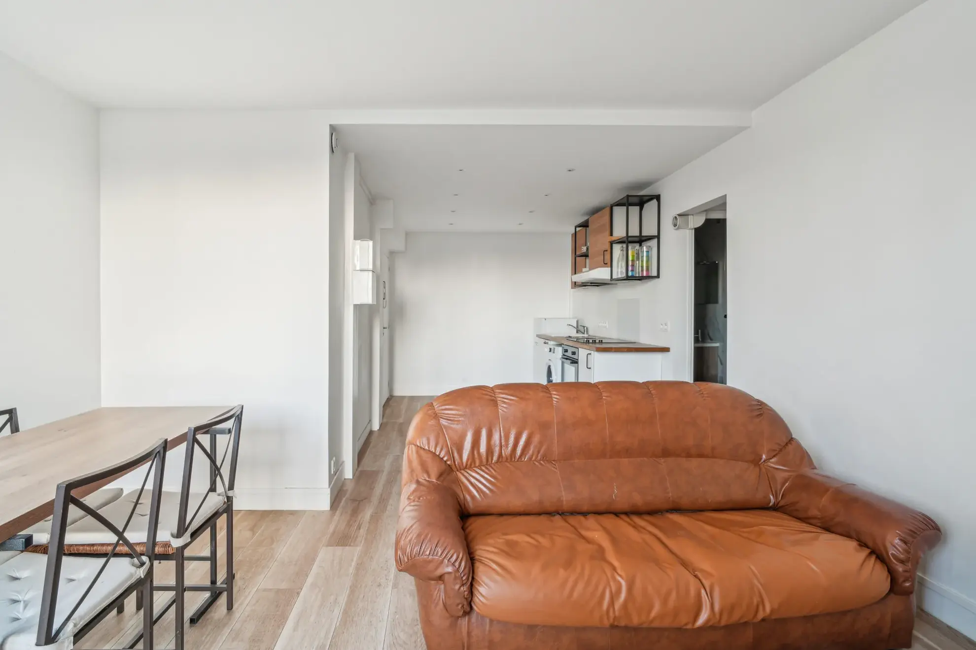 Appartement T2 rénové de 39,62 m² au Raincy, quartier Herold avec parking 