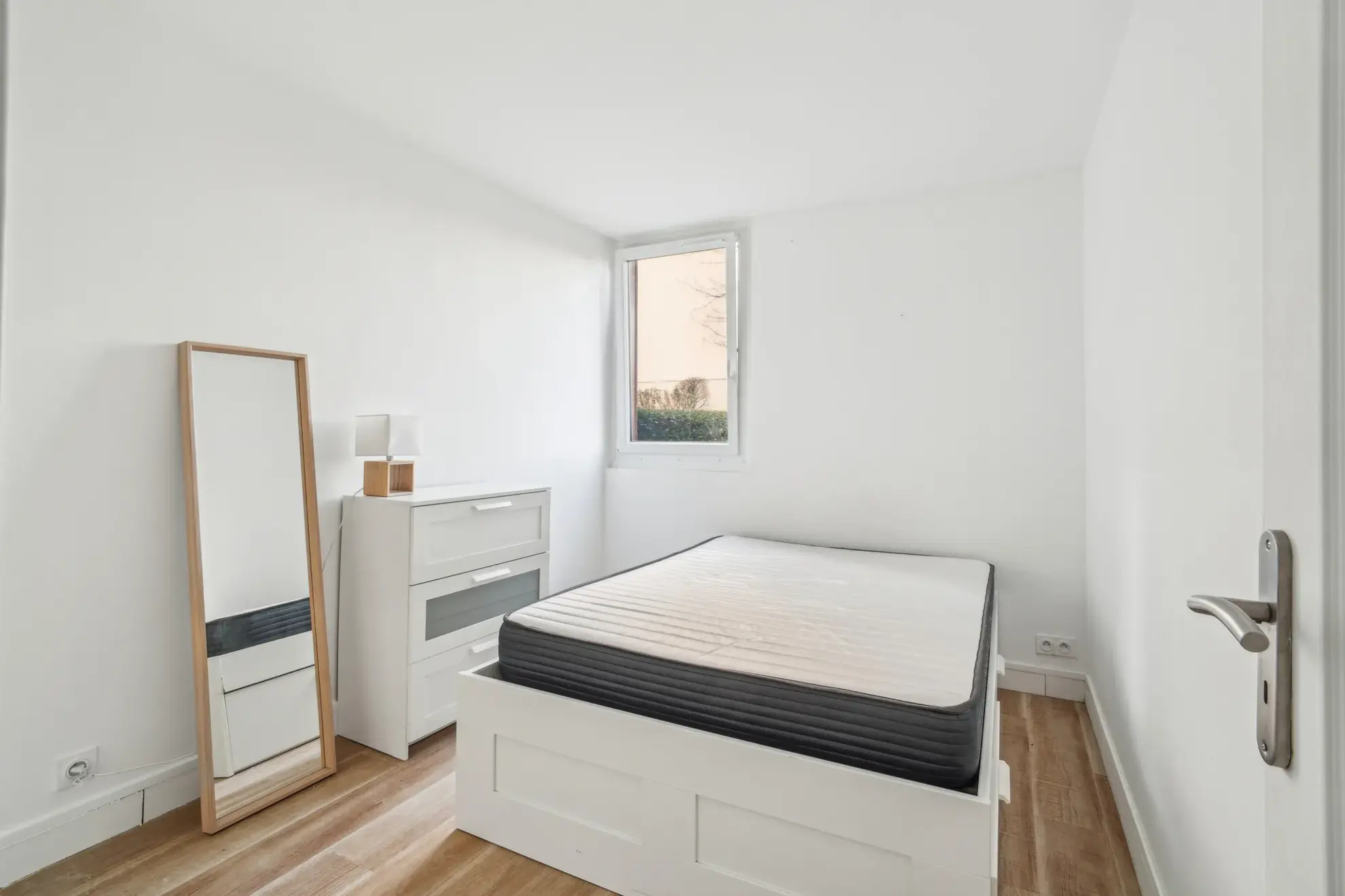 Appartement T2 rénové de 39,62 m² au Raincy, quartier Herold avec parking 