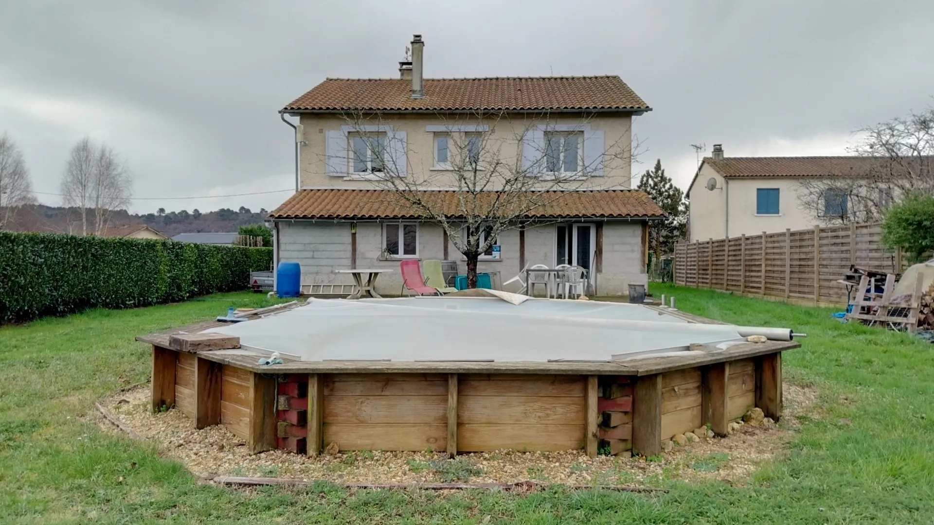 Maison à vendre à Chancelade près de Périgueux avec piscine et grand terrain 