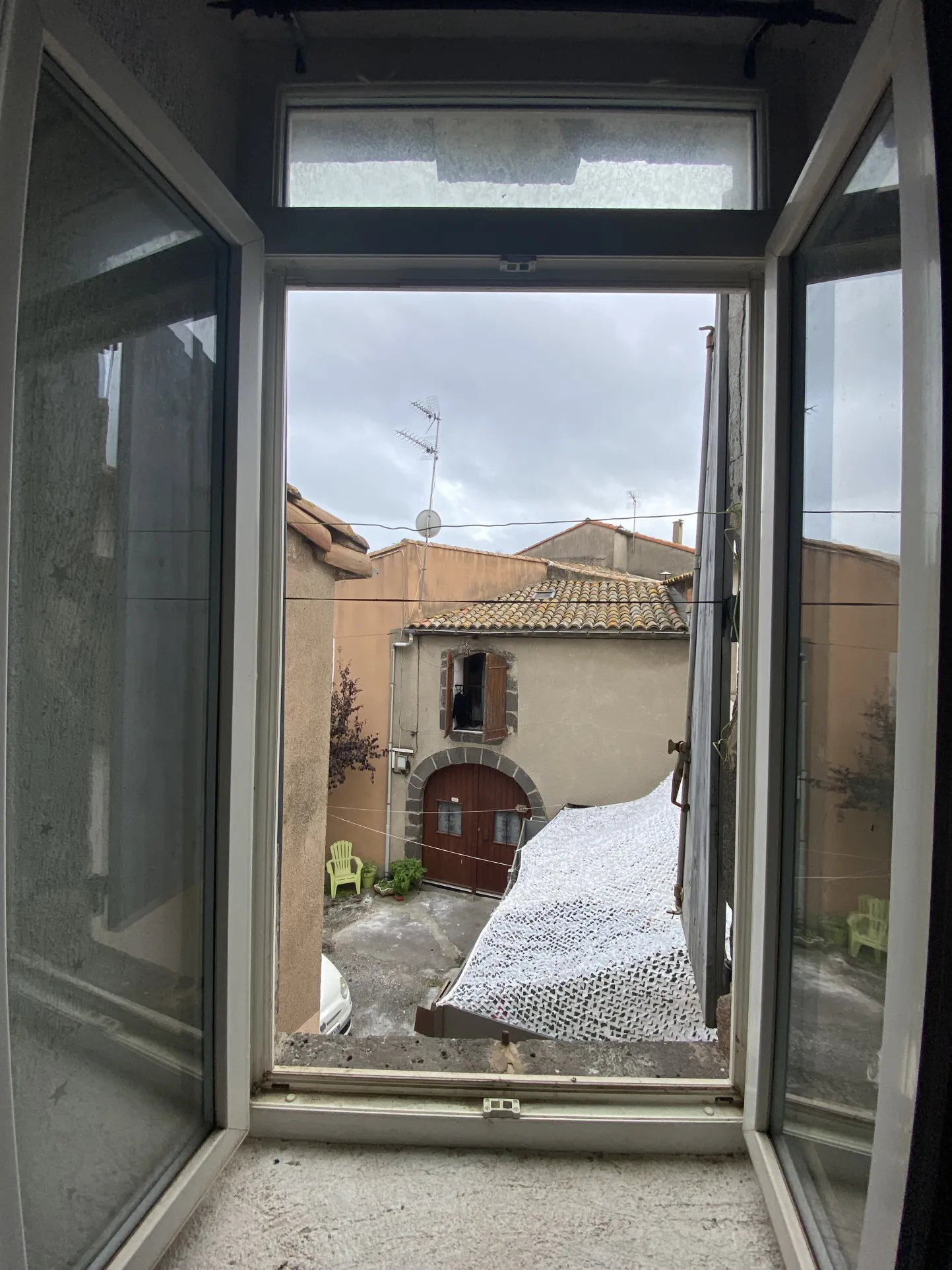 Studio à Vias de 28,54 m² avec mezzanine et climatisation, proche de la plage 