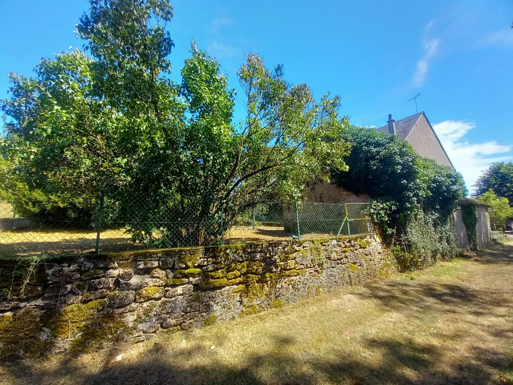 Maison de campagne à Montigny-sur-Canne avec jardin et potentiel d'aménagement 