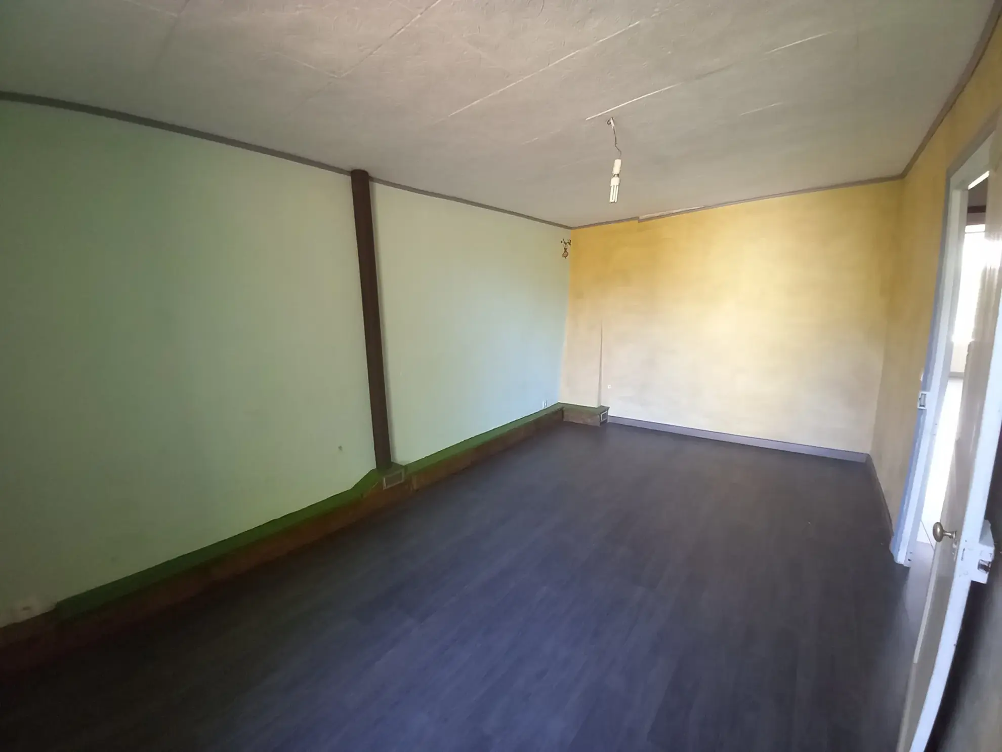 Maison de campagne à Montigny-sur-Canne avec jardin et potentiel d'aménagement 