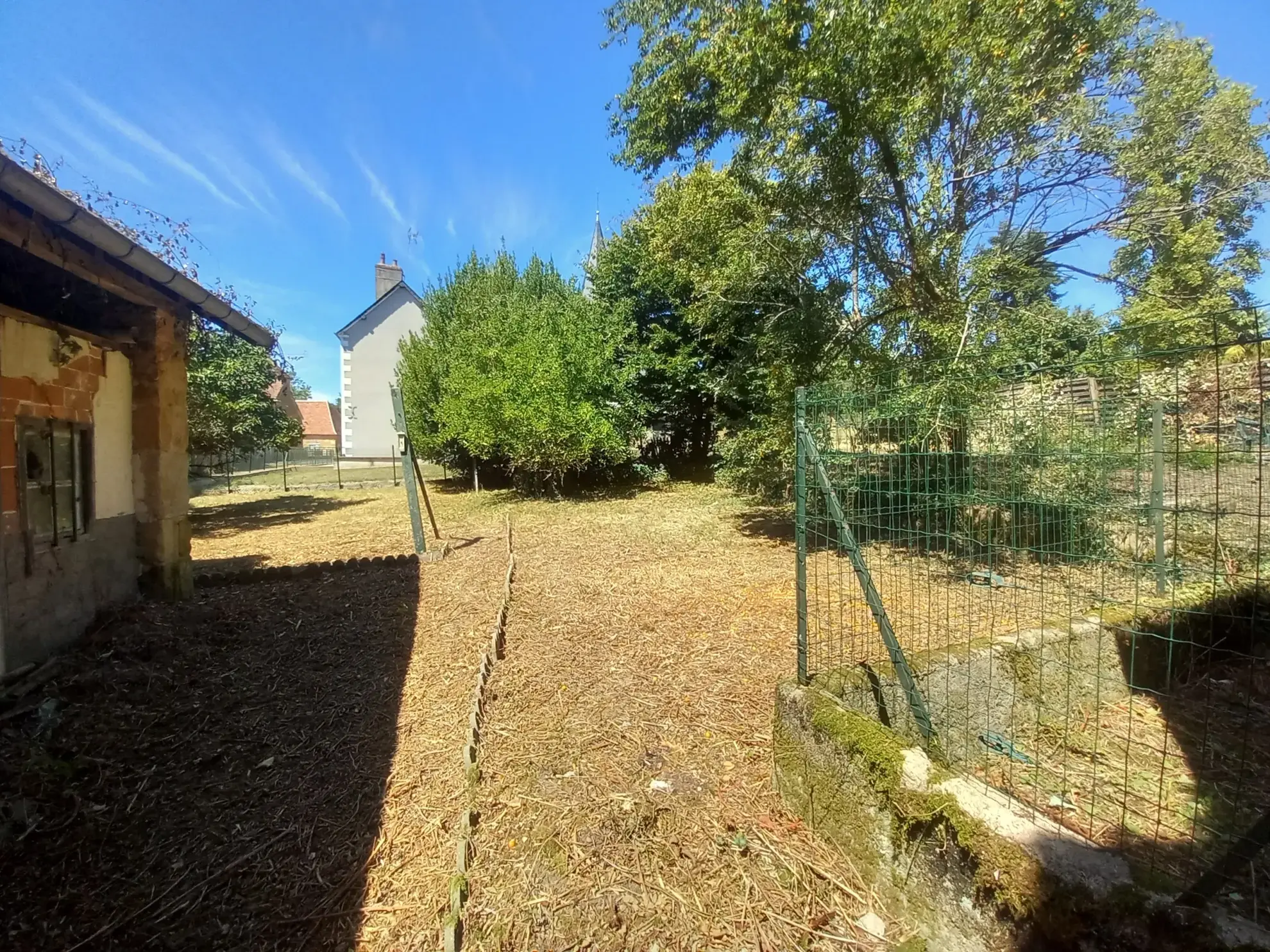 Maison de campagne à Montigny-sur-Canne avec jardin et potentiel d'aménagement 