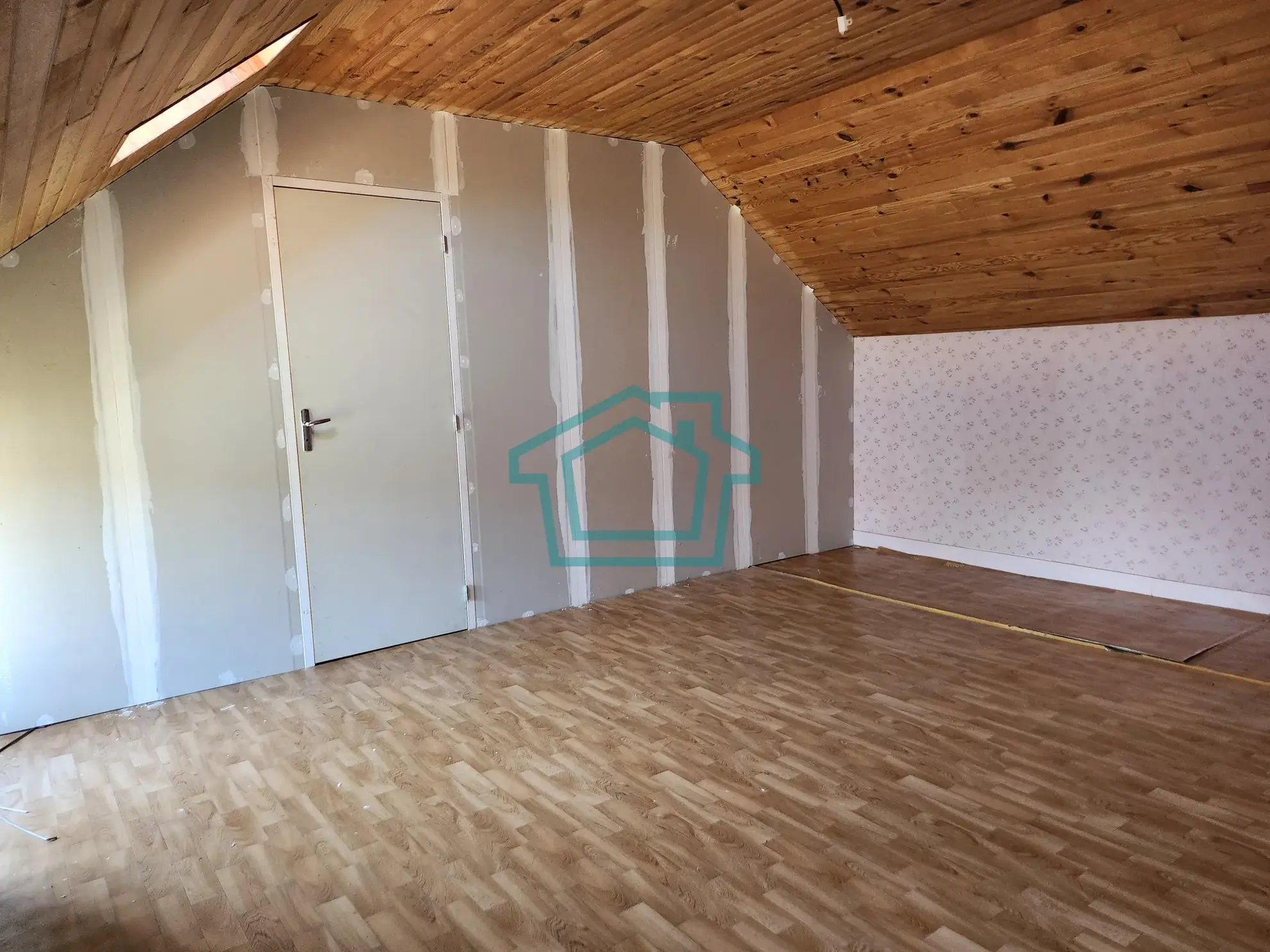 Maison ancienne à rénover avec terrain à Flexanville - Opportunité à saisir 