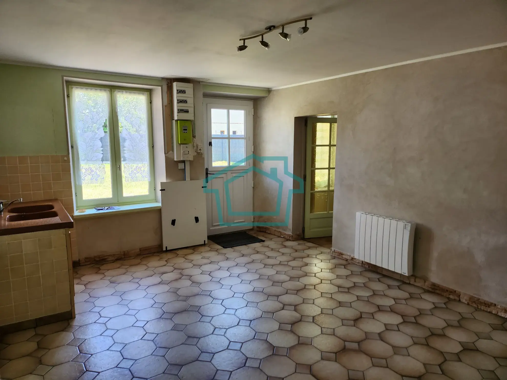 Maison ancienne à rénover avec terrain à Flexanville - Opportunité à saisir 