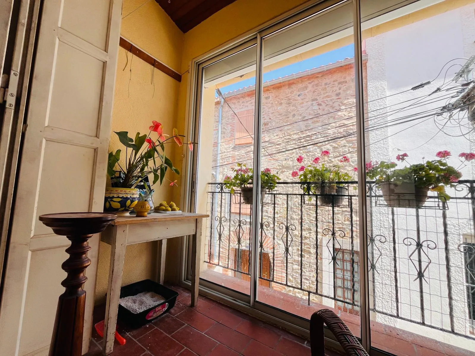 Belle maison de village avec 3 chambres, garage et terrasse à Fourques 