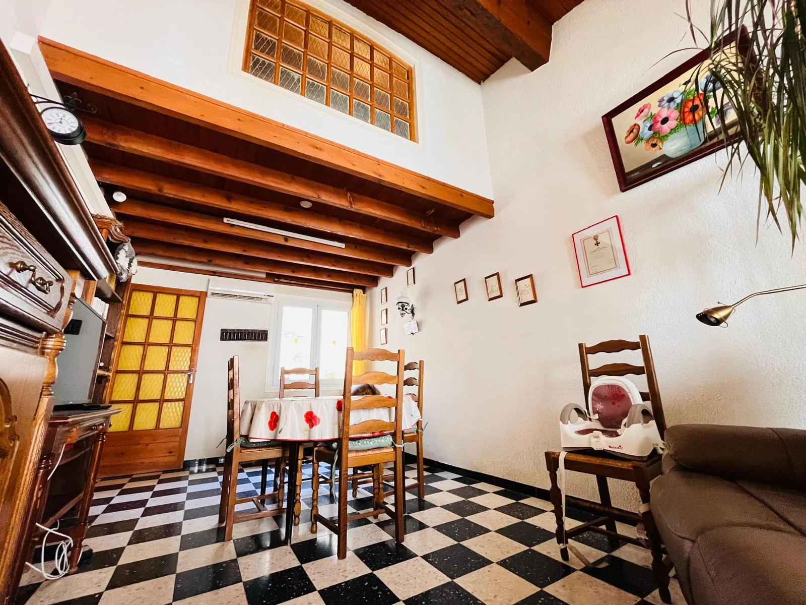 Belle maison de village avec 3 chambres, garage et terrasse à Fourques 