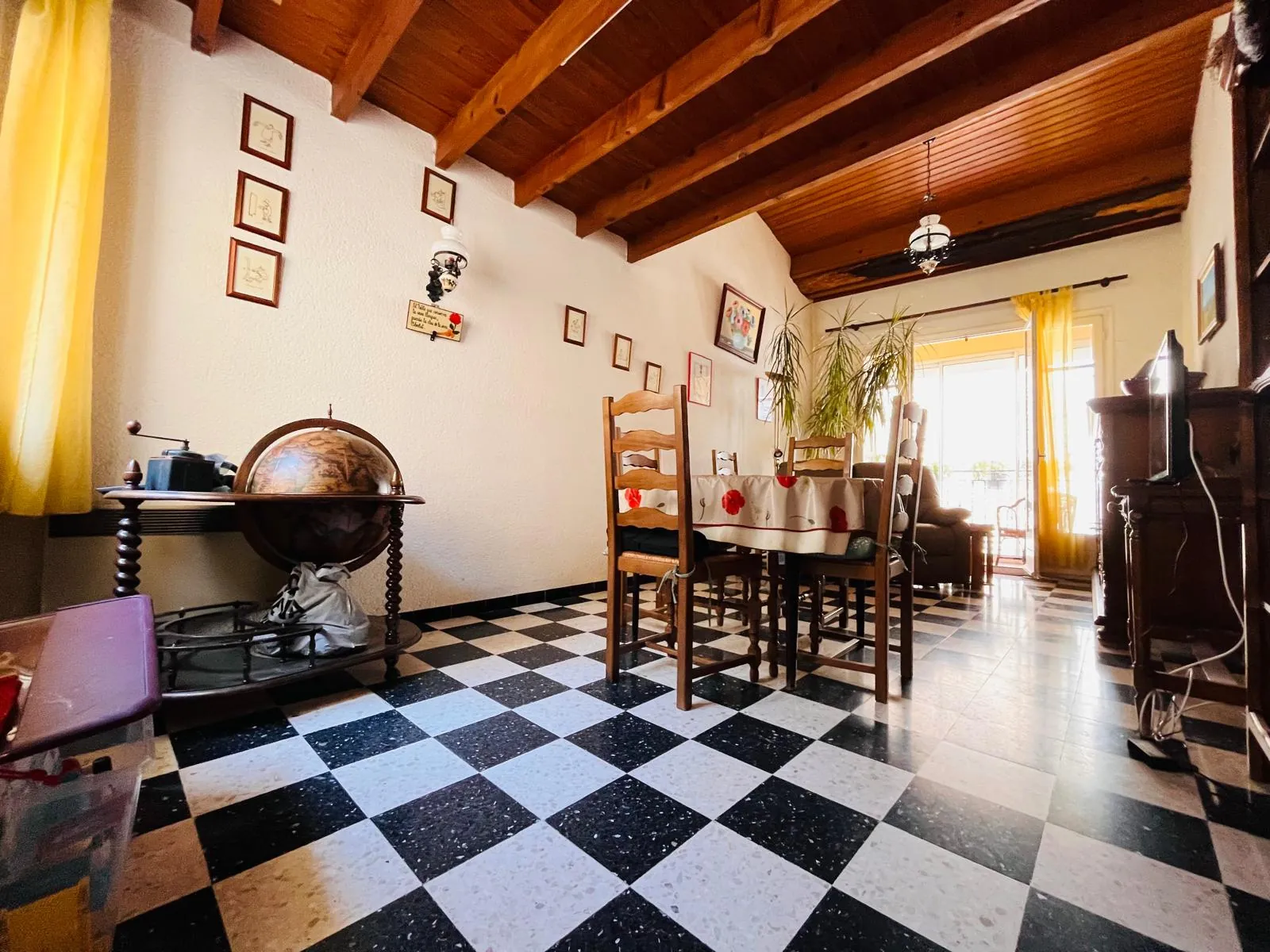 Belle maison de village avec 3 chambres, garage et terrasse à Fourques 