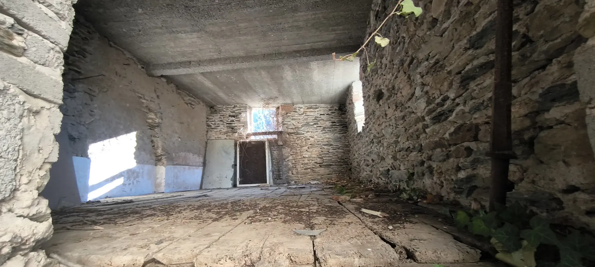 Maison en pierre avec vue panoramique à Conques-en-Rouergue 