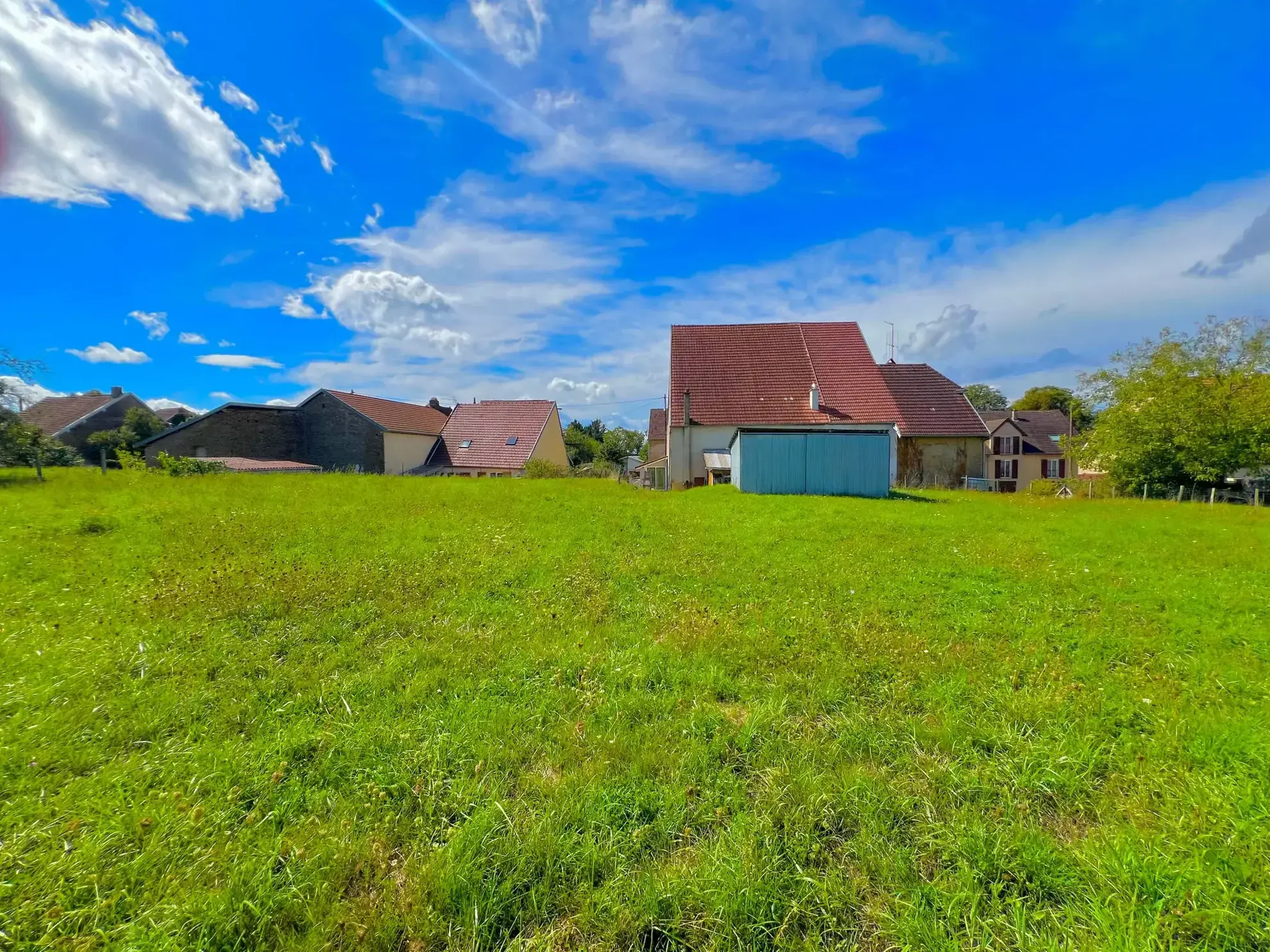 Maison en pierre à Gendrey – 133 m² avec terrain de 2028 m² 