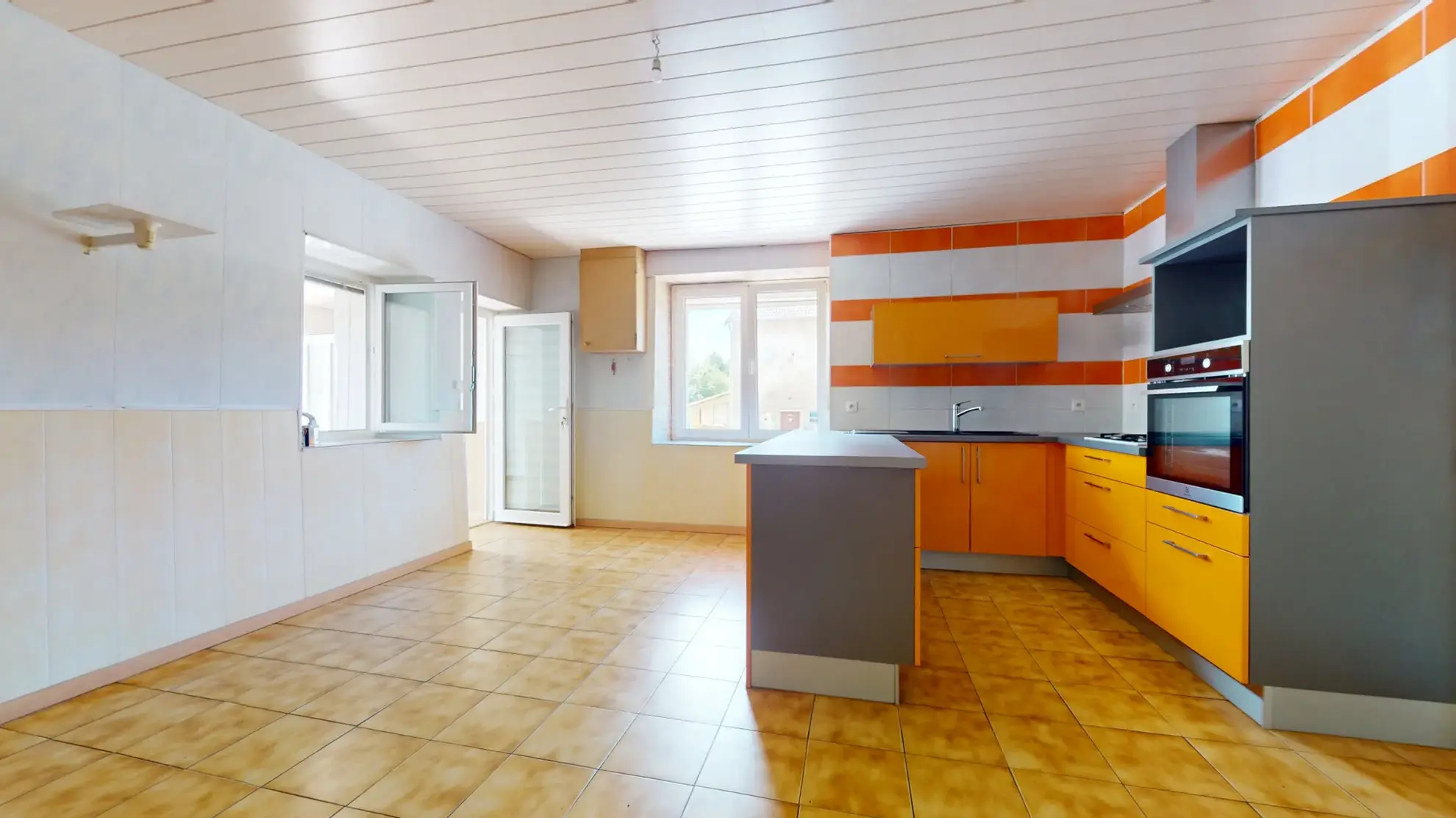 Maison en pierre à Gendrey – 133 m² avec terrain de 2028 m² 