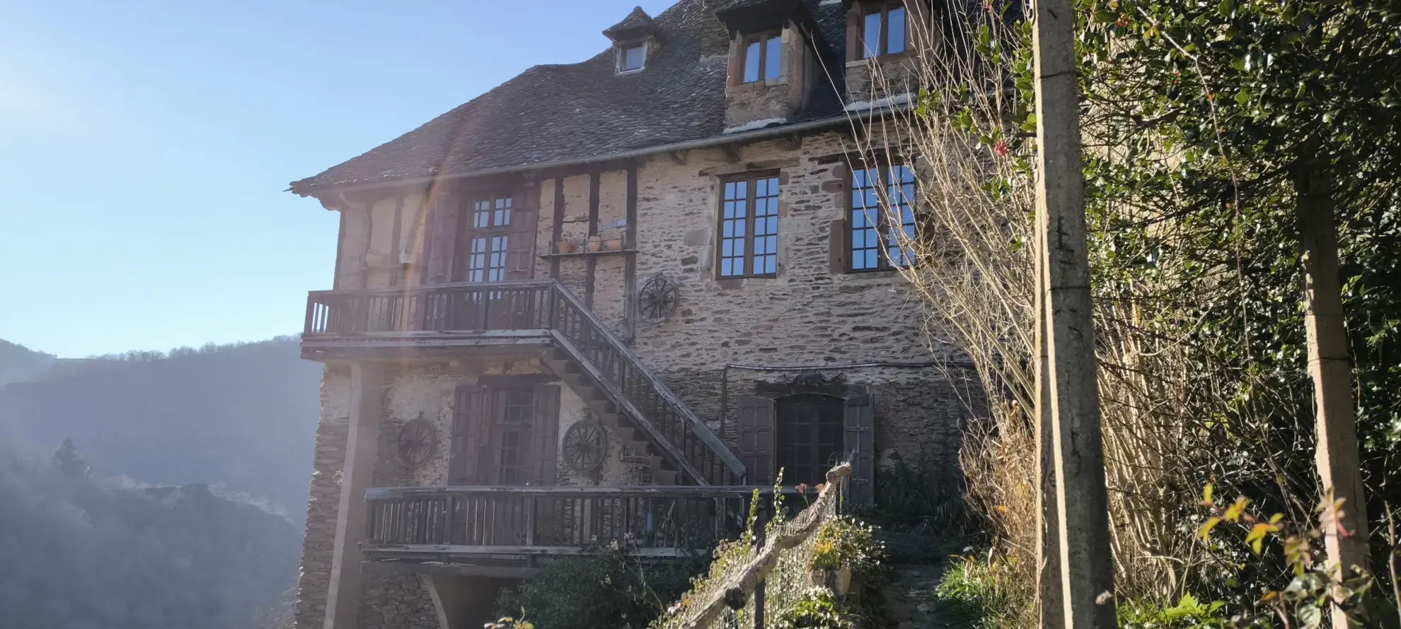 Maison en pierre avec vue panoramique à Conques-en-Rouergue 
