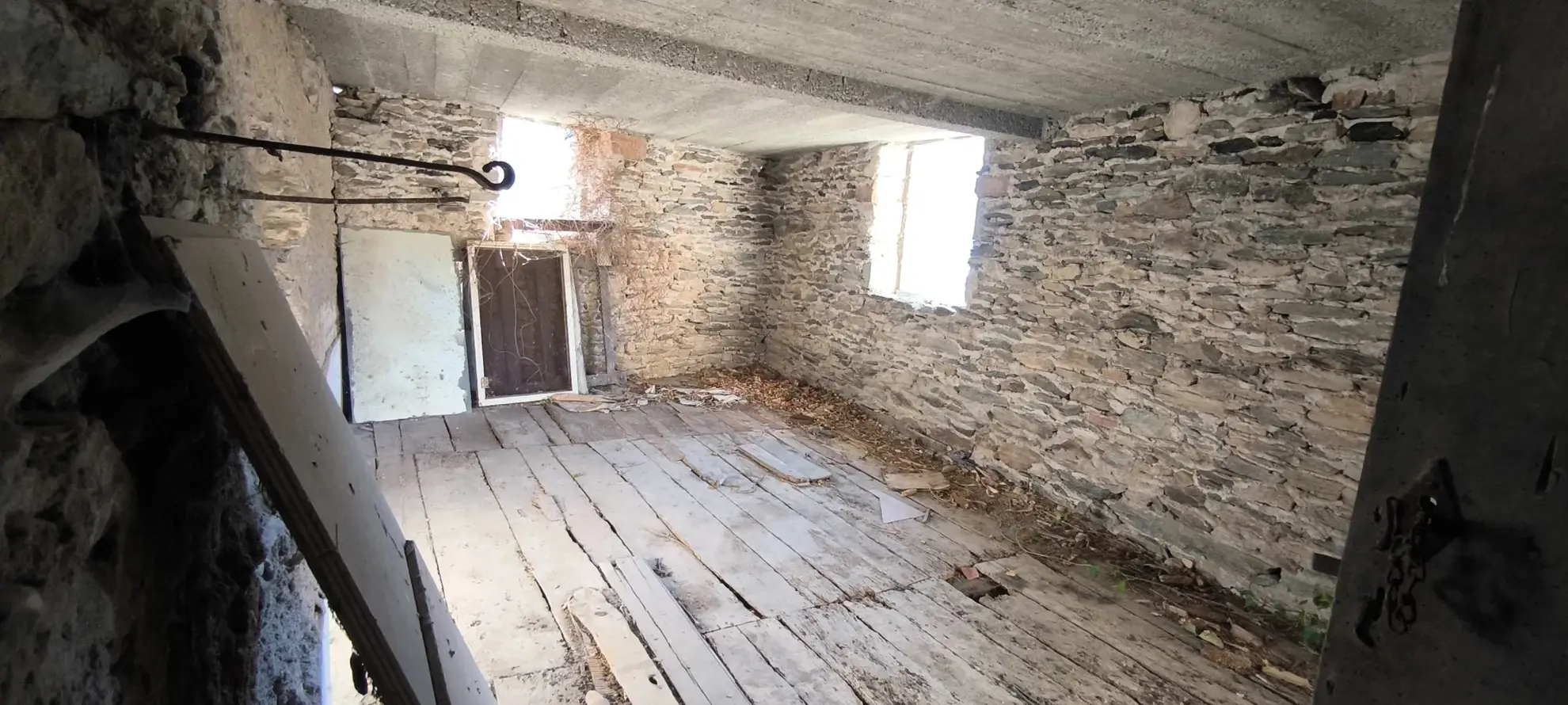 Maison en pierre avec vue panoramique à Conques-en-Rouergue 