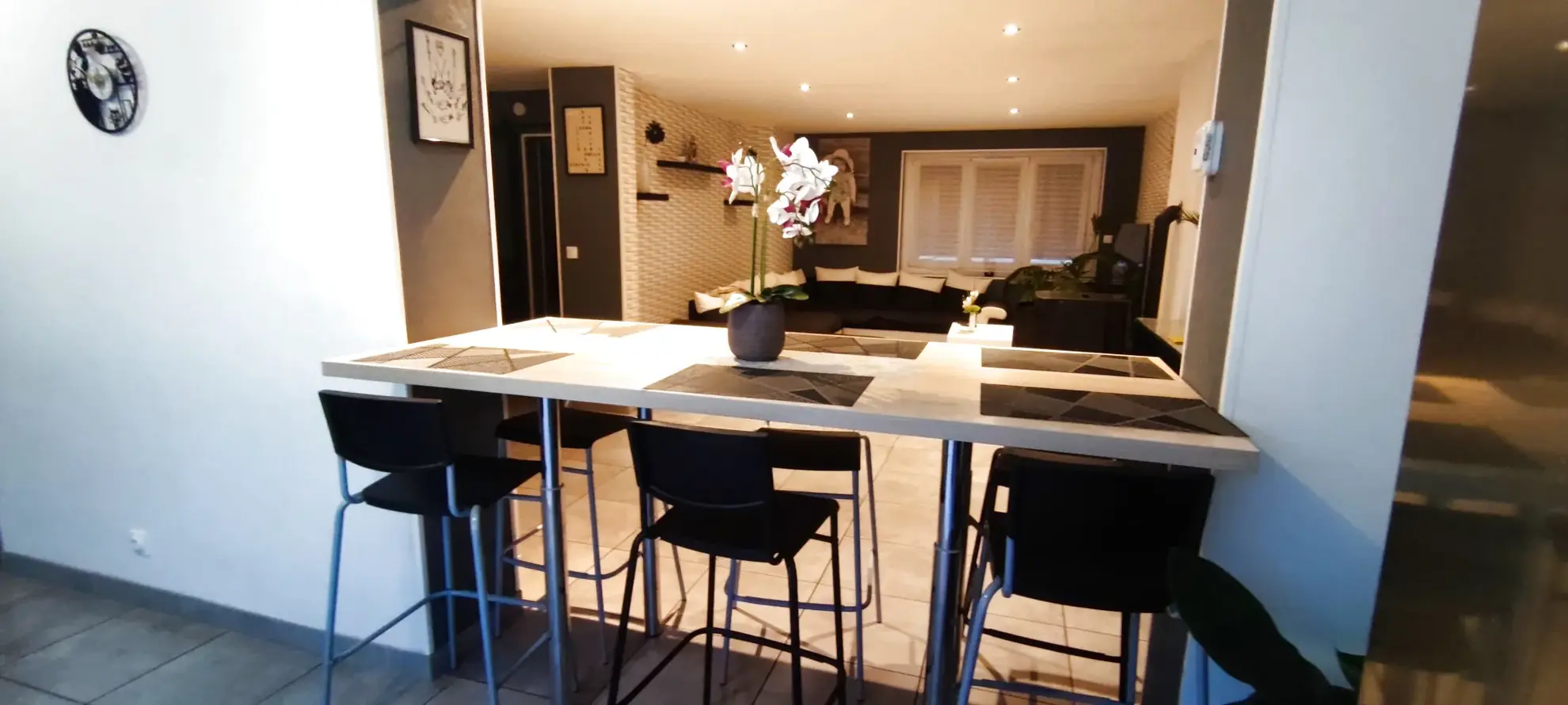 Maison semi-plain-pied rénovée à Dourges avec garage et jardin 