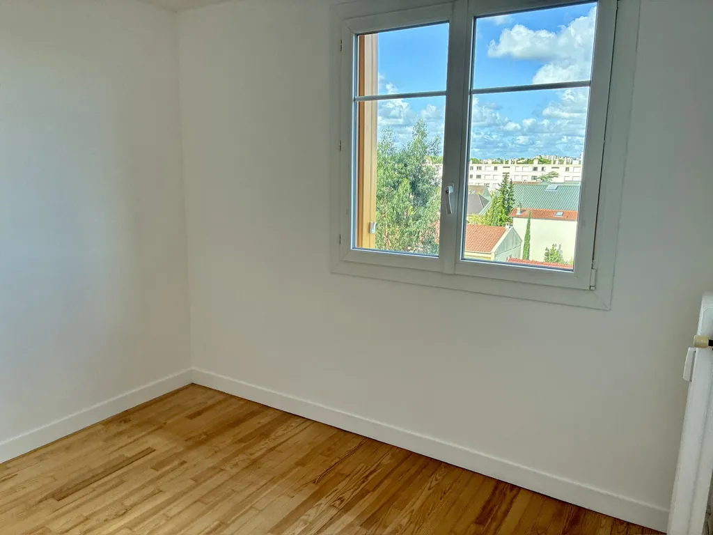 Appartement dernier étage à Champigny-sur-Marne proche des Bords de Marne 