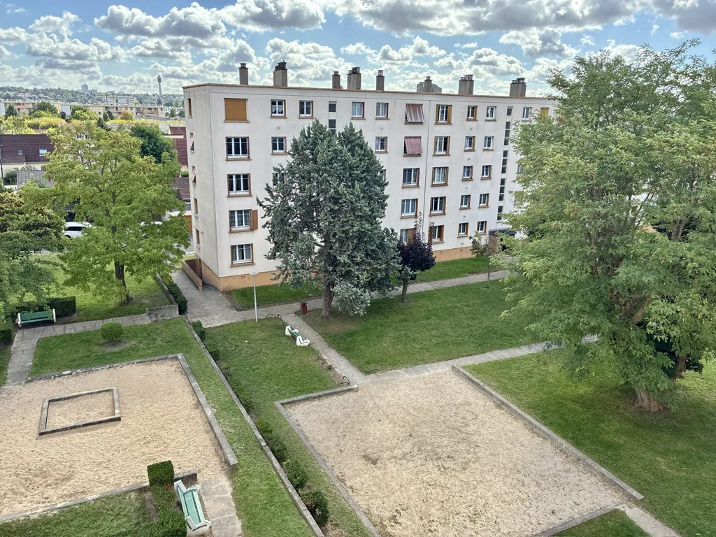 Appartement dernier étage à Champigny-sur-Marne proche des Bords de Marne 