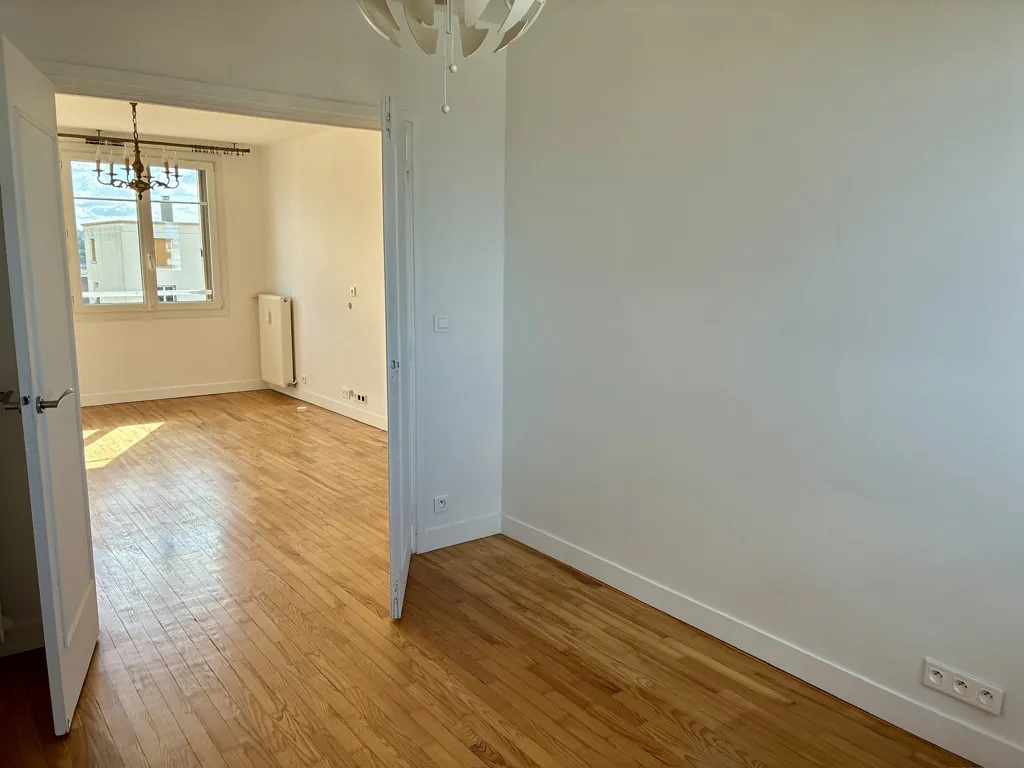 Appartement dernier étage à Champigny-sur-Marne proche des Bords de Marne 