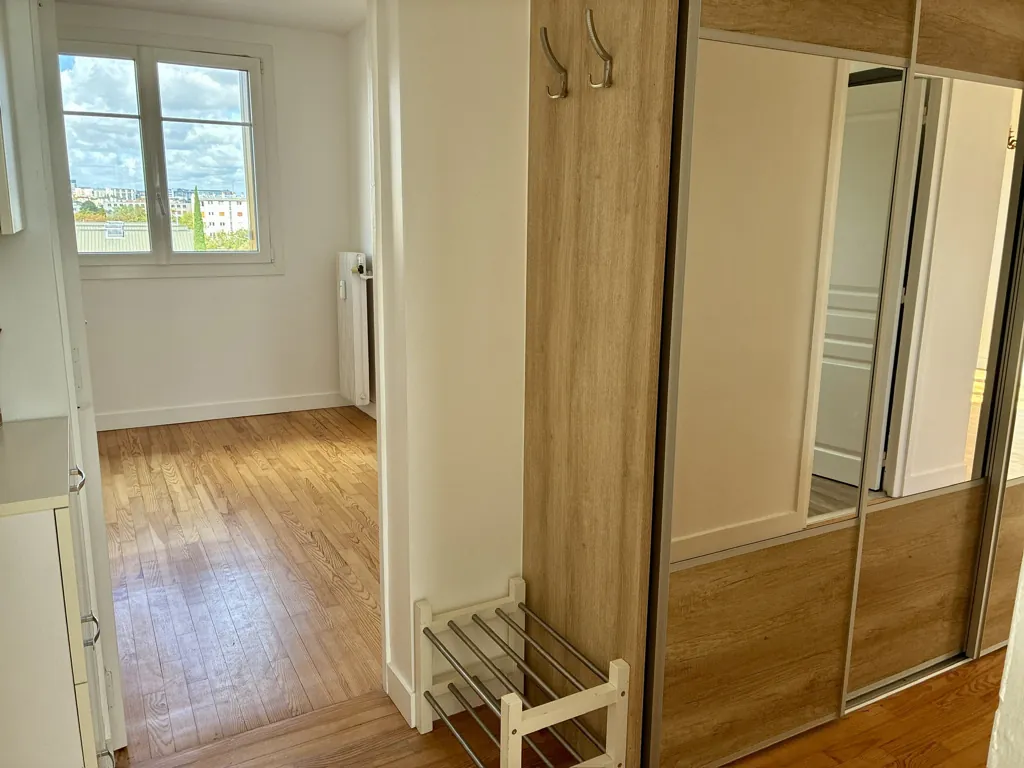 Appartement dernier étage à Champigny-sur-Marne proche des Bords de Marne 