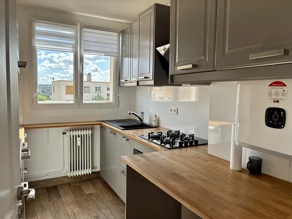 Appartement dernier étage à Champigny-sur-Marne proche des Bords de Marne 