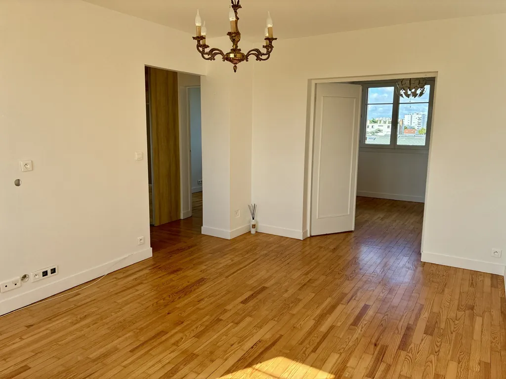 Appartement dernier étage à Champigny-sur-Marne proche des Bords de Marne 