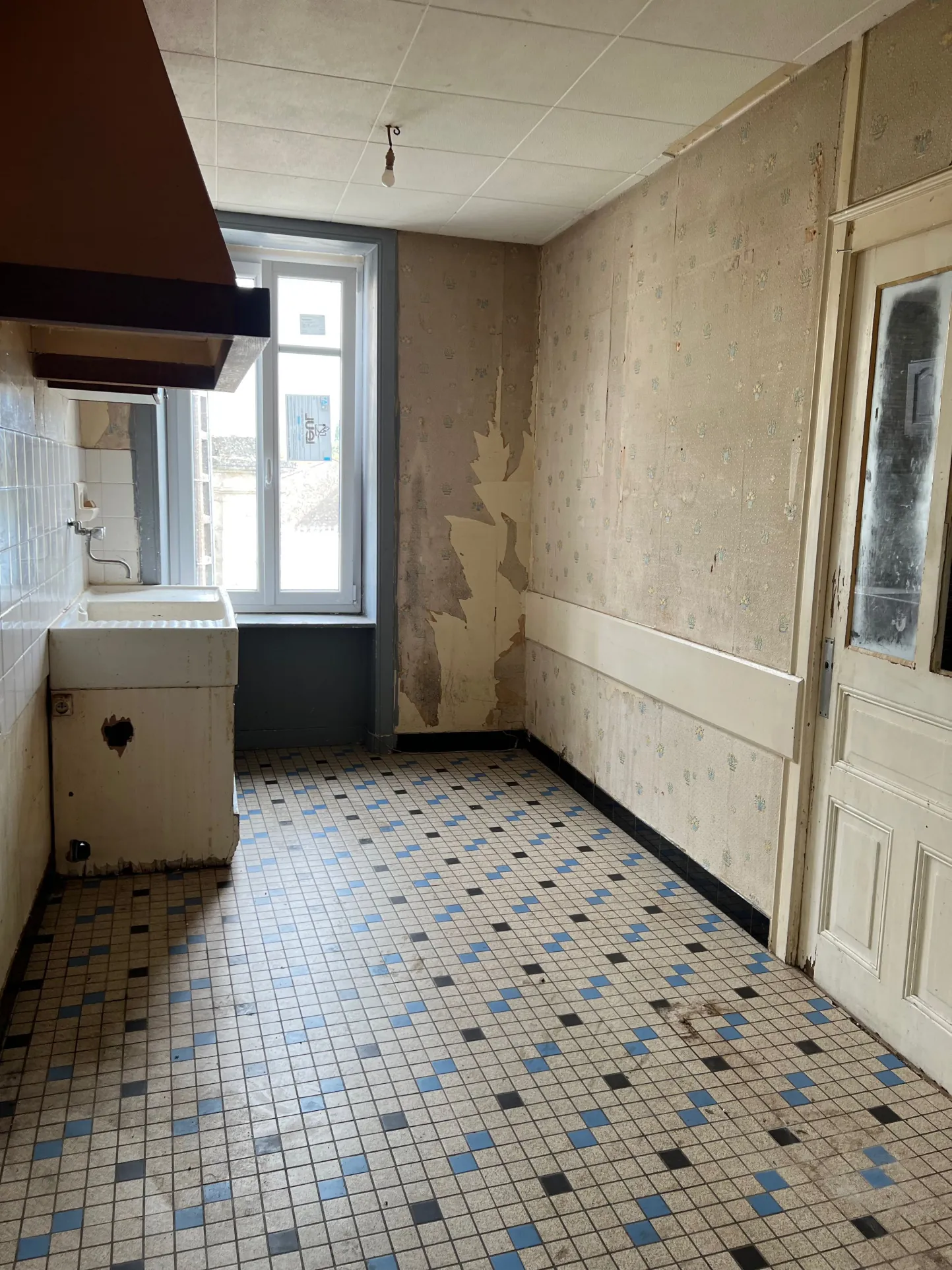 Maison à rénover avec 4 chambres et jardin à La Caillère Saint Hilaire 