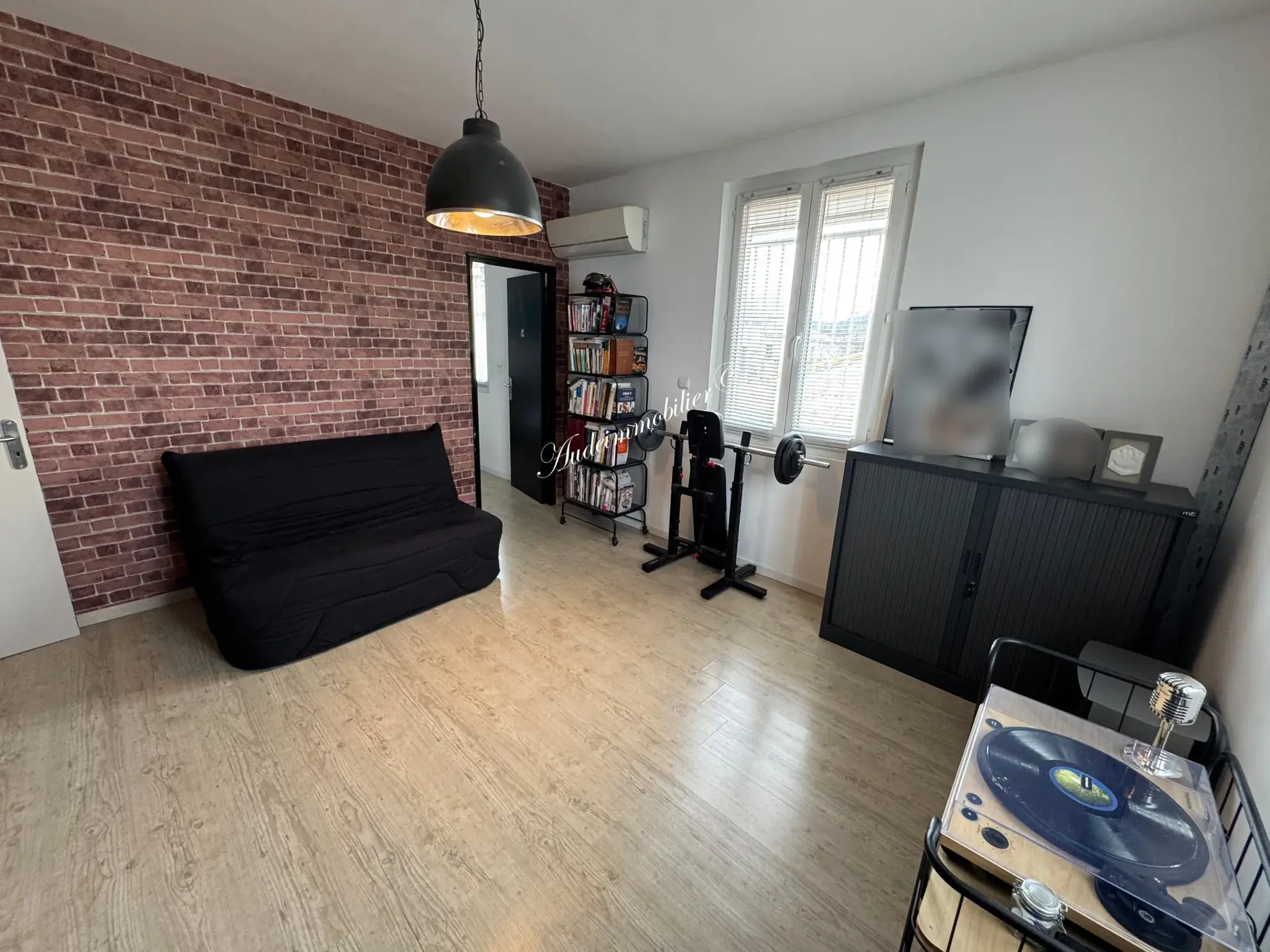 Maison rénovée avec piscine et jardin à Limoux - 4 chambres, garage et panneaux solaires 