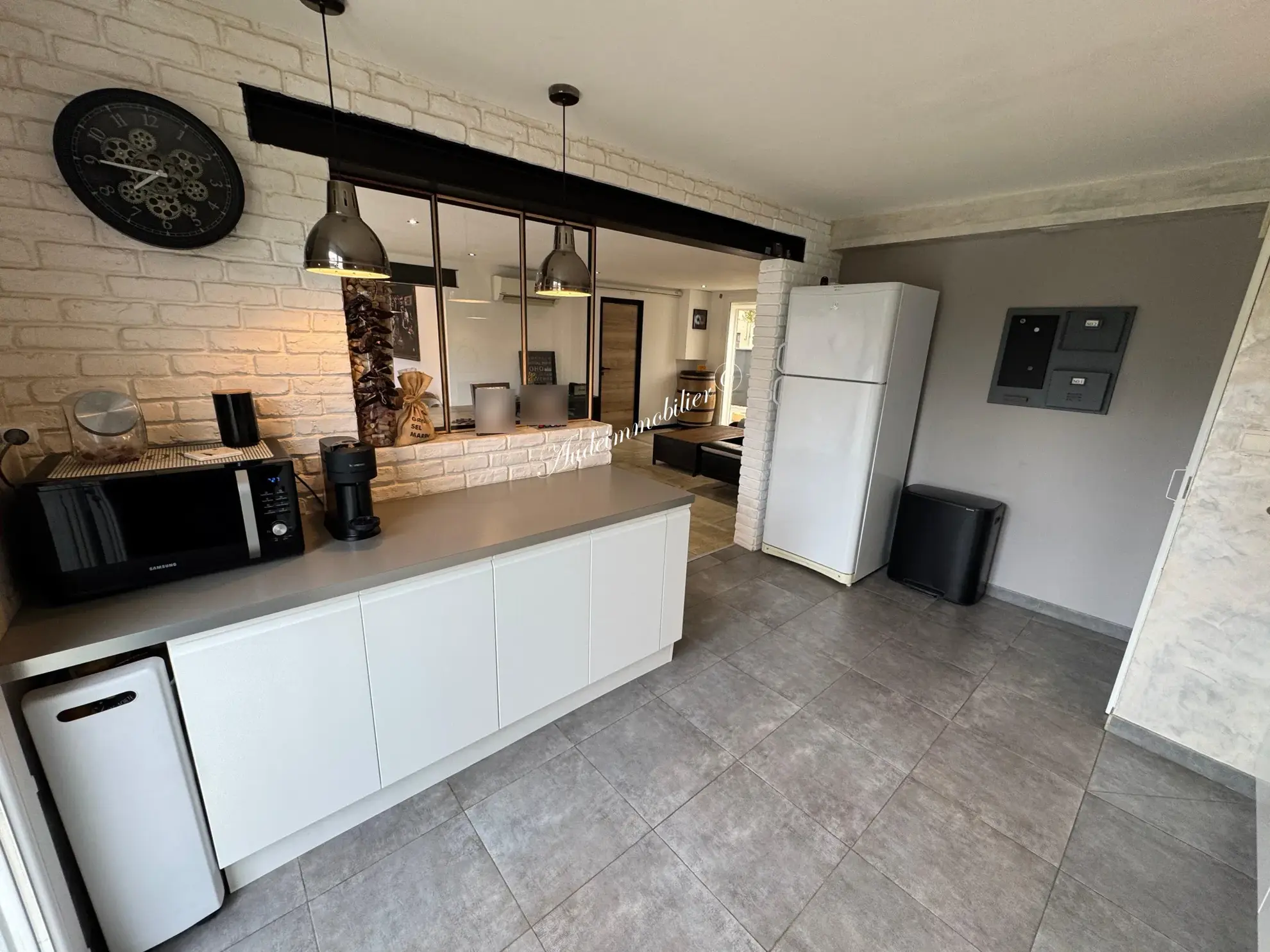 Maison rénovée avec piscine et jardin à Limoux - 4 chambres, garage et panneaux solaires 