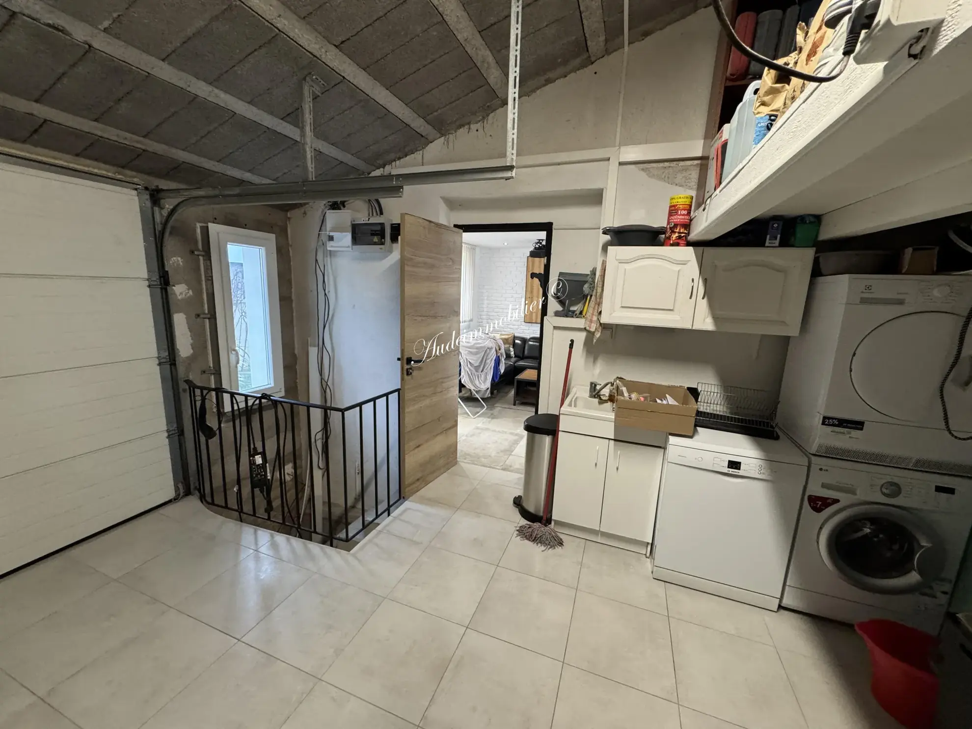 Maison rénovée avec piscine et jardin à Limoux - 4 chambres, garage et panneaux solaires 