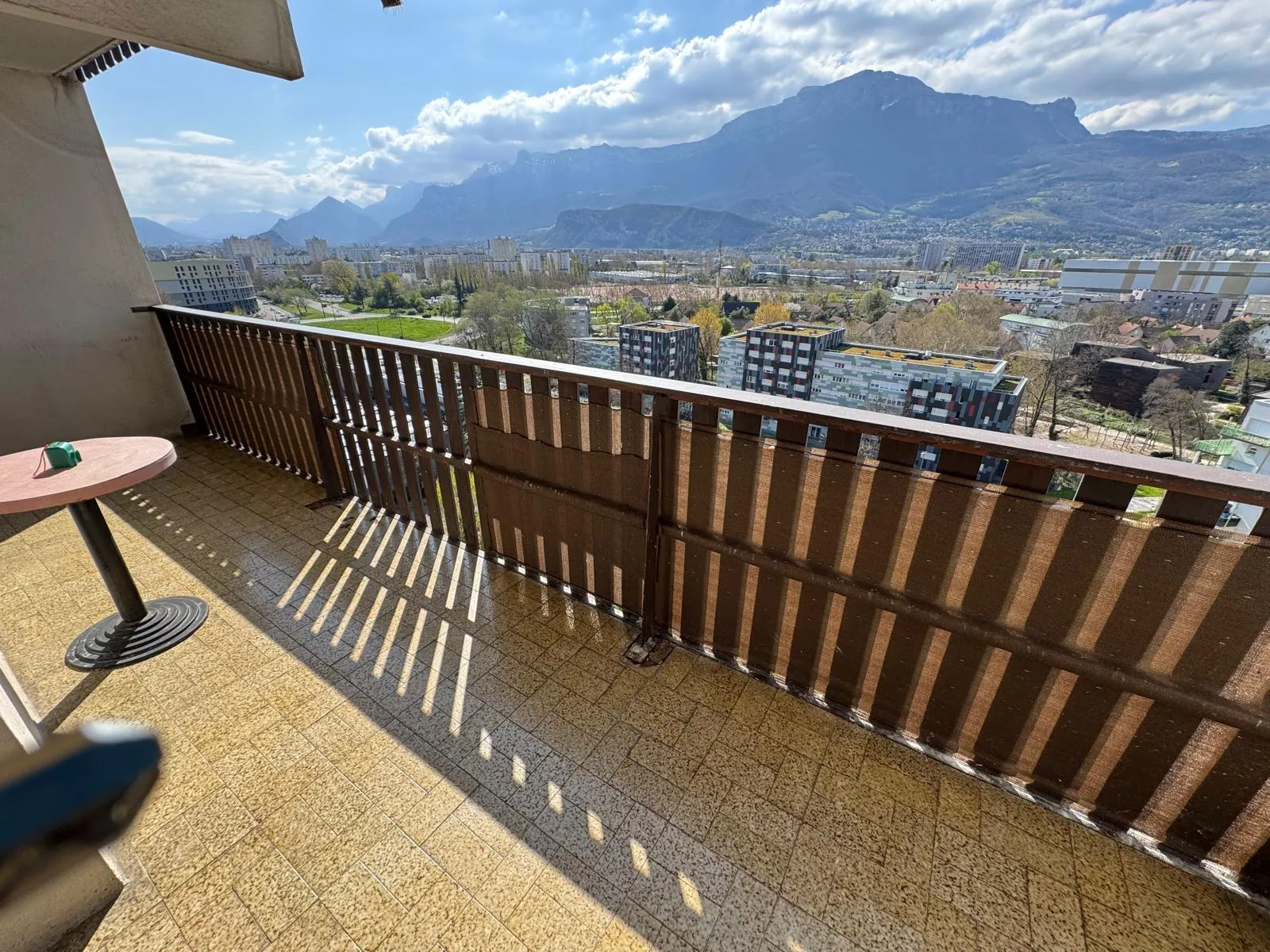 Appartement T4 à Grenoble avec terrasse, vue panoramique et garage - Belle opportunité 