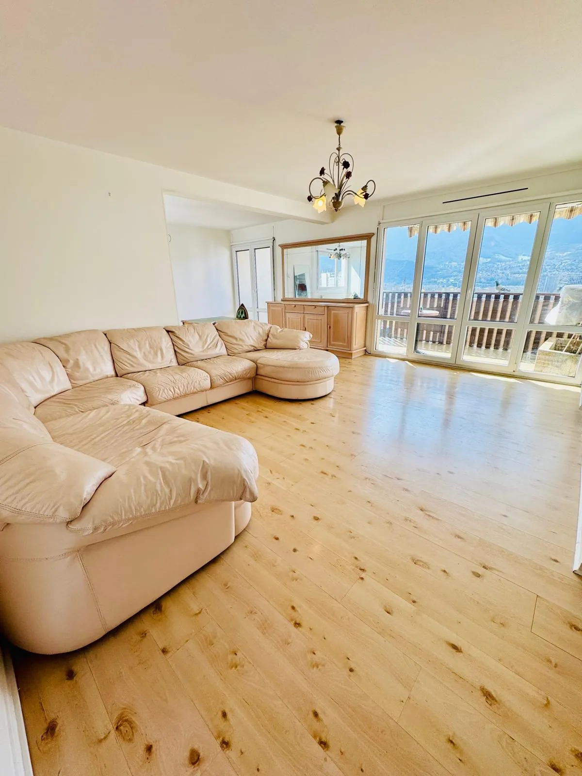 Appartement T4 à Grenoble avec terrasse, vue panoramique et garage - Belle opportunité 