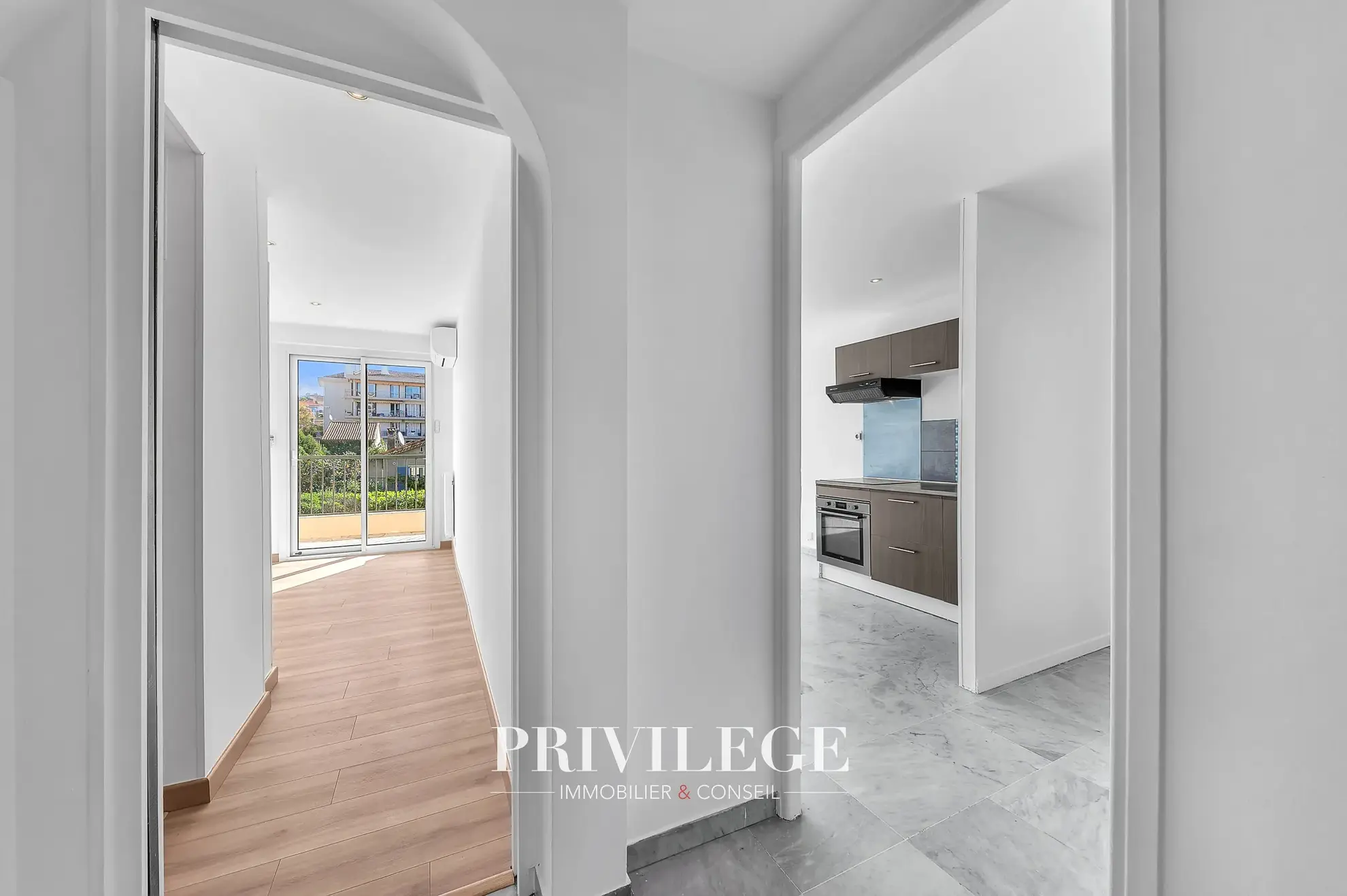 Appartement 2 pièces rénové avec terrasse à Vallauris 