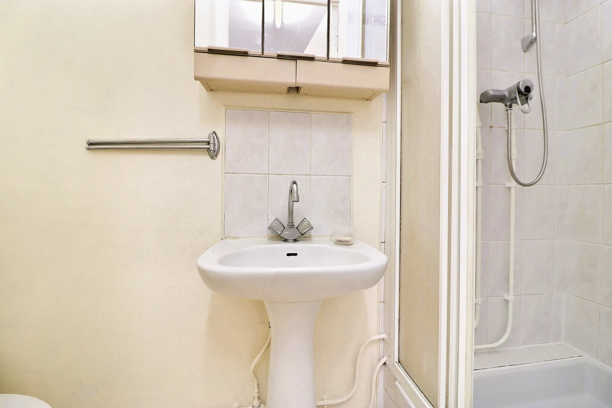 Studio rénové de 22 m² avec jardin à Malakoff, proche métro et gare 