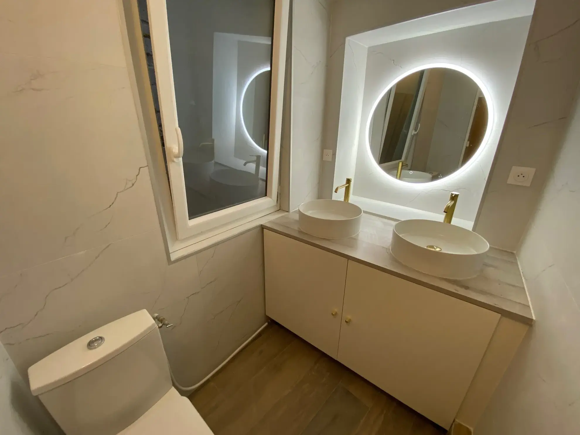 Bel appartement T2 rénové de 68 m² au cœur de Nîmes avec cachet 