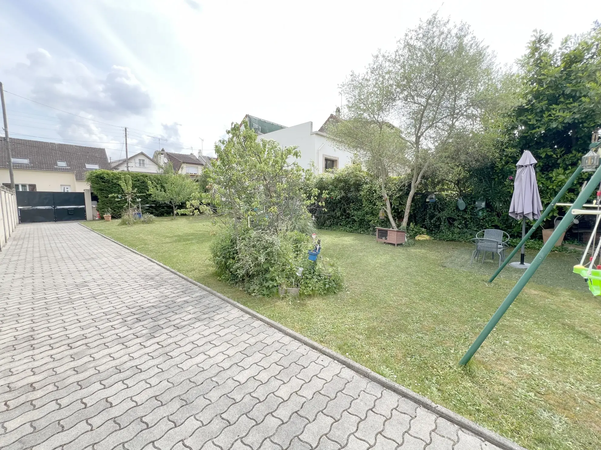 Maison à Villeneuve-le-Roi de 85 m2 avec terrain et potentiel de division 