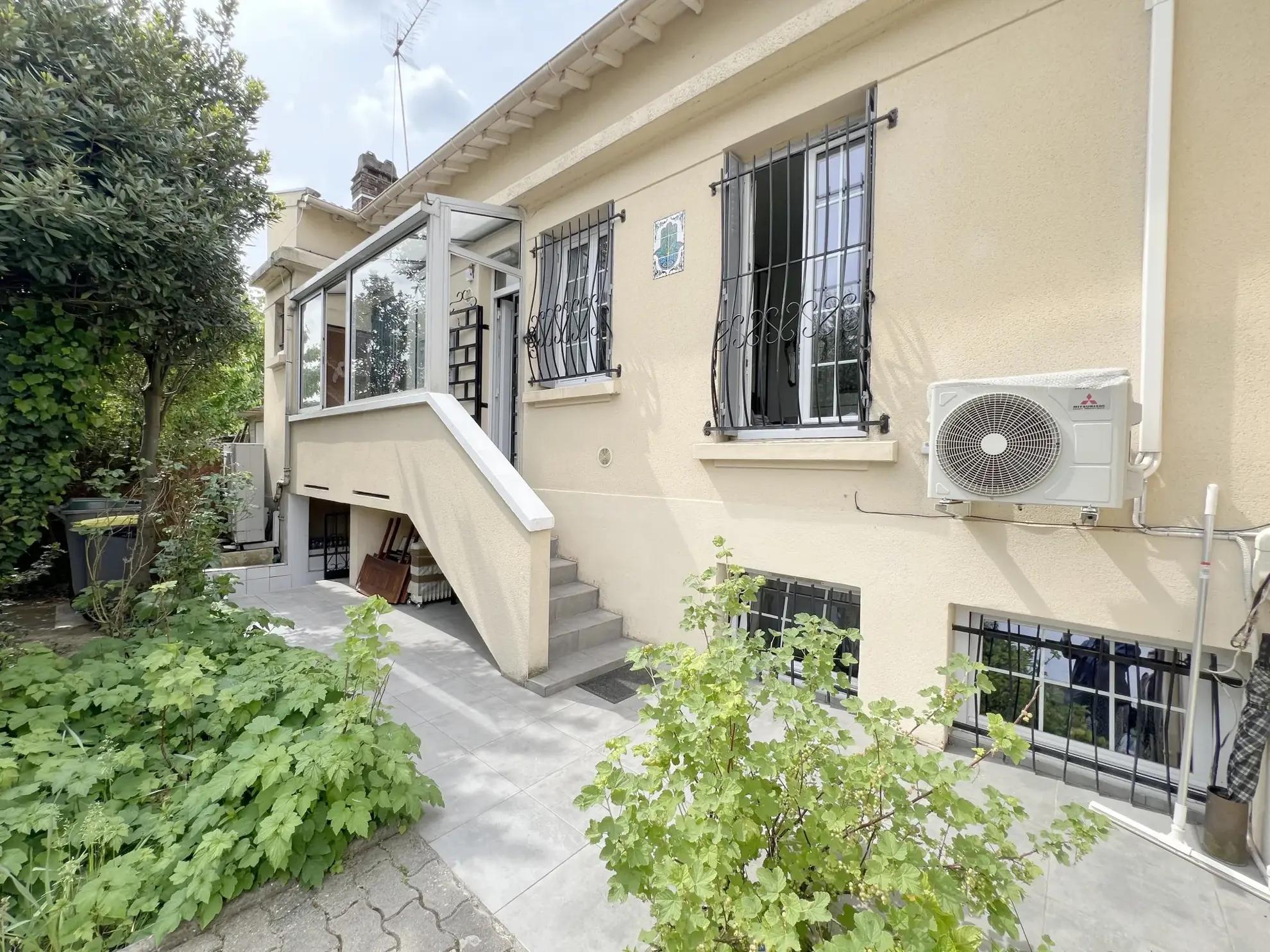 Maison à Villeneuve-le-Roi de 85 m2 avec terrain et potentiel de division 