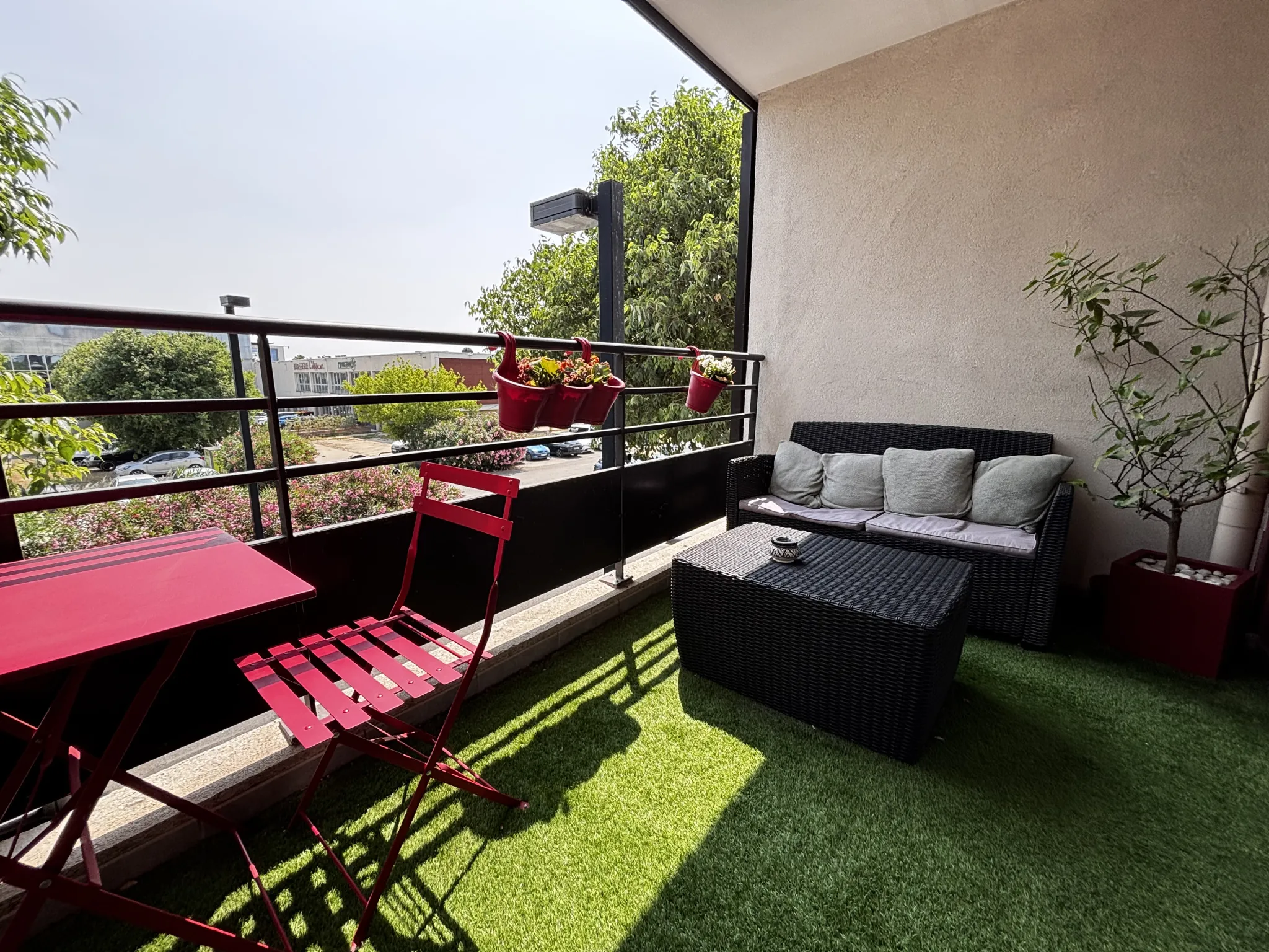 Appartement 2 pièces de 41 m² avec terrasse et garage à Nîmes 