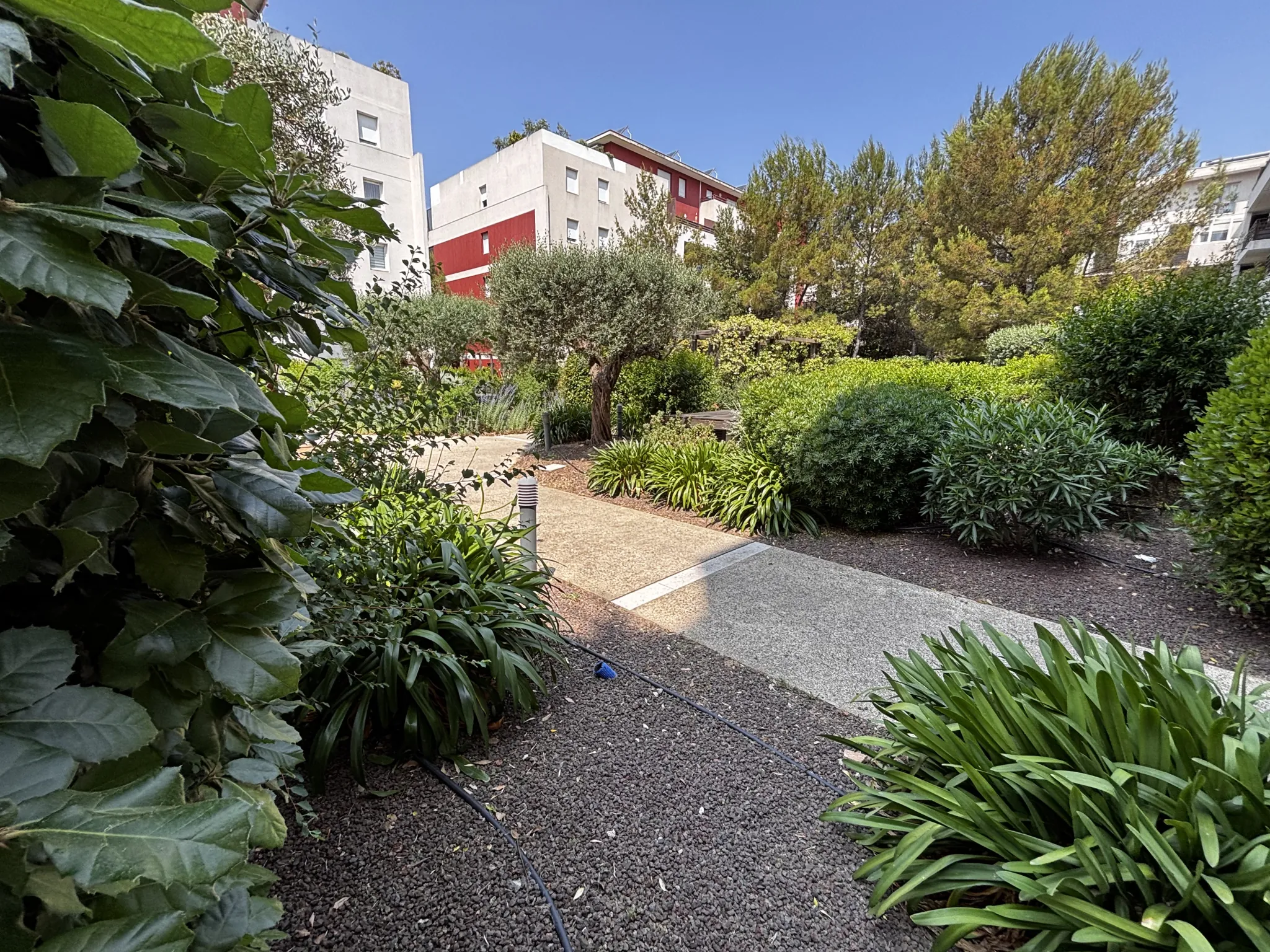 Appartement 2 pièces de 41 m² avec terrasse et garage à Nîmes 