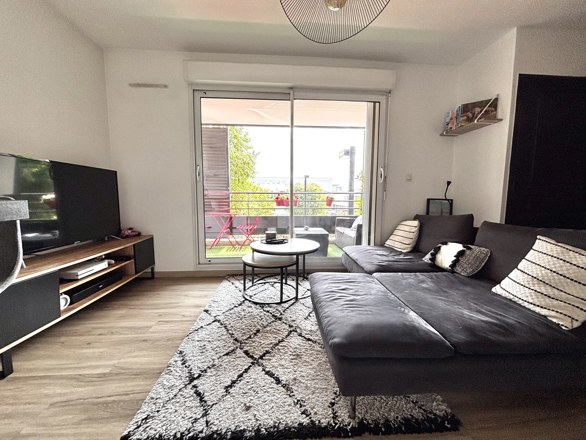 Appartement 2 pièces de 41 m² avec terrasse et garage à Nîmes 