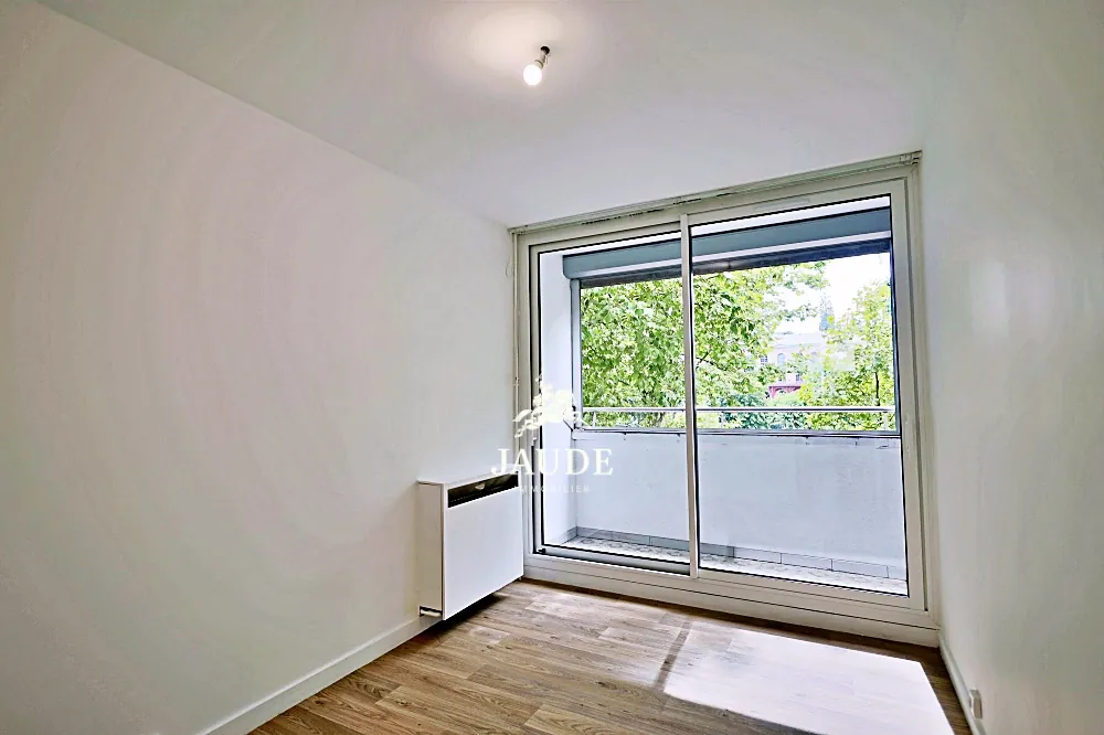 Appartement T3 rénové avec balcon, garage et cave à Chamalieres 