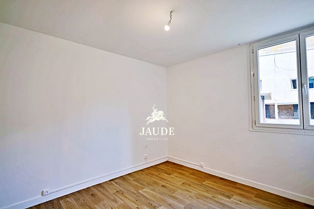 Appartement T3 rénové avec balcon, garage et cave à Chamalieres 