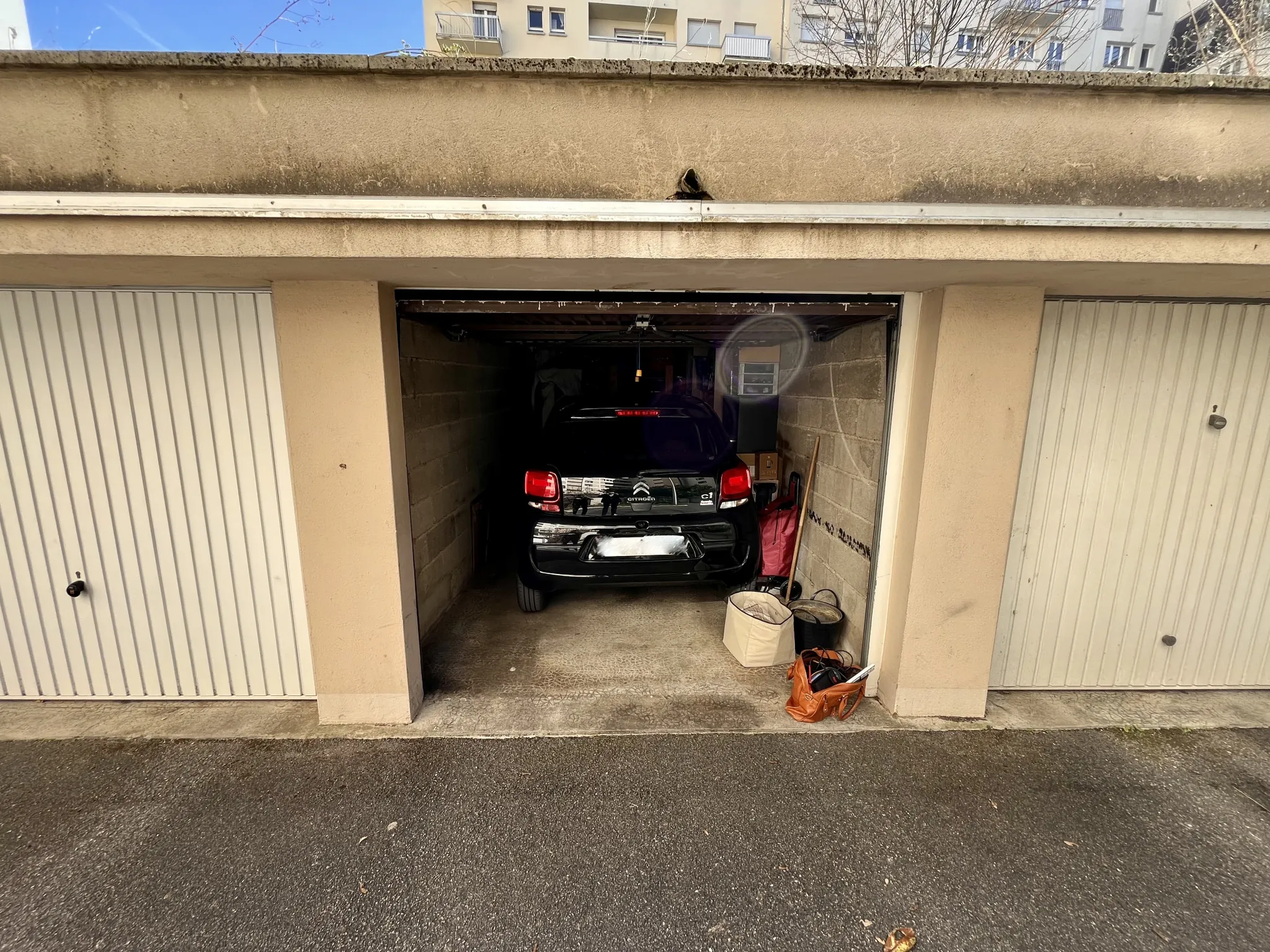 Appartement de type 4 rénové avec balcon et garage à Dijon Centre-ville 