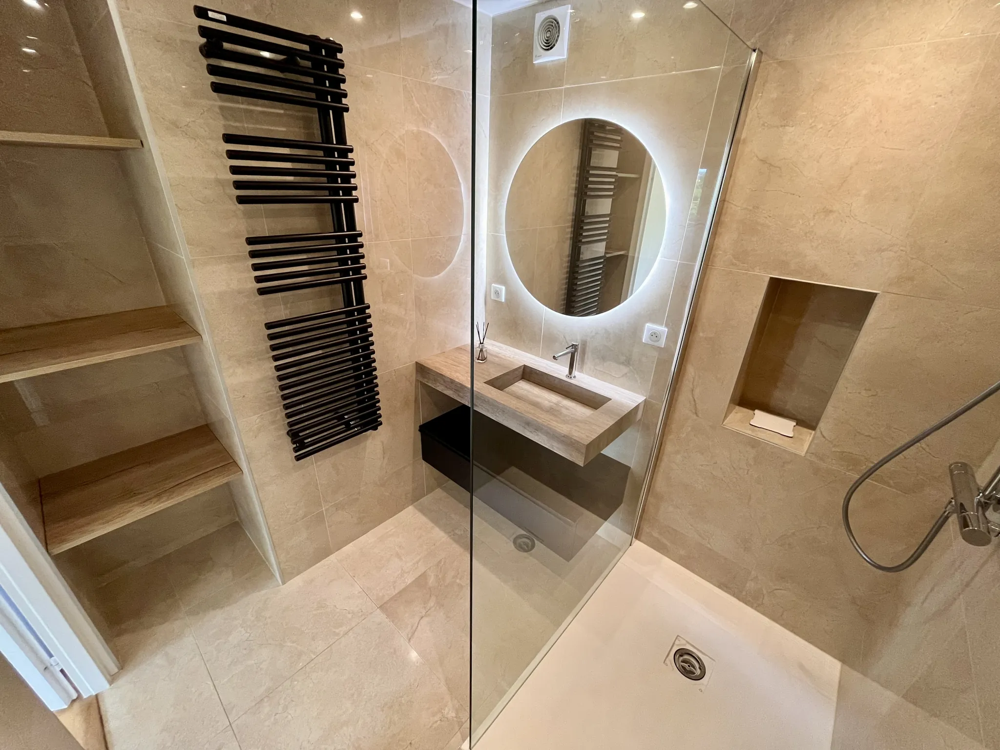 Appartement de type 4 rénové avec balcon et garage à Dijon Centre-ville 