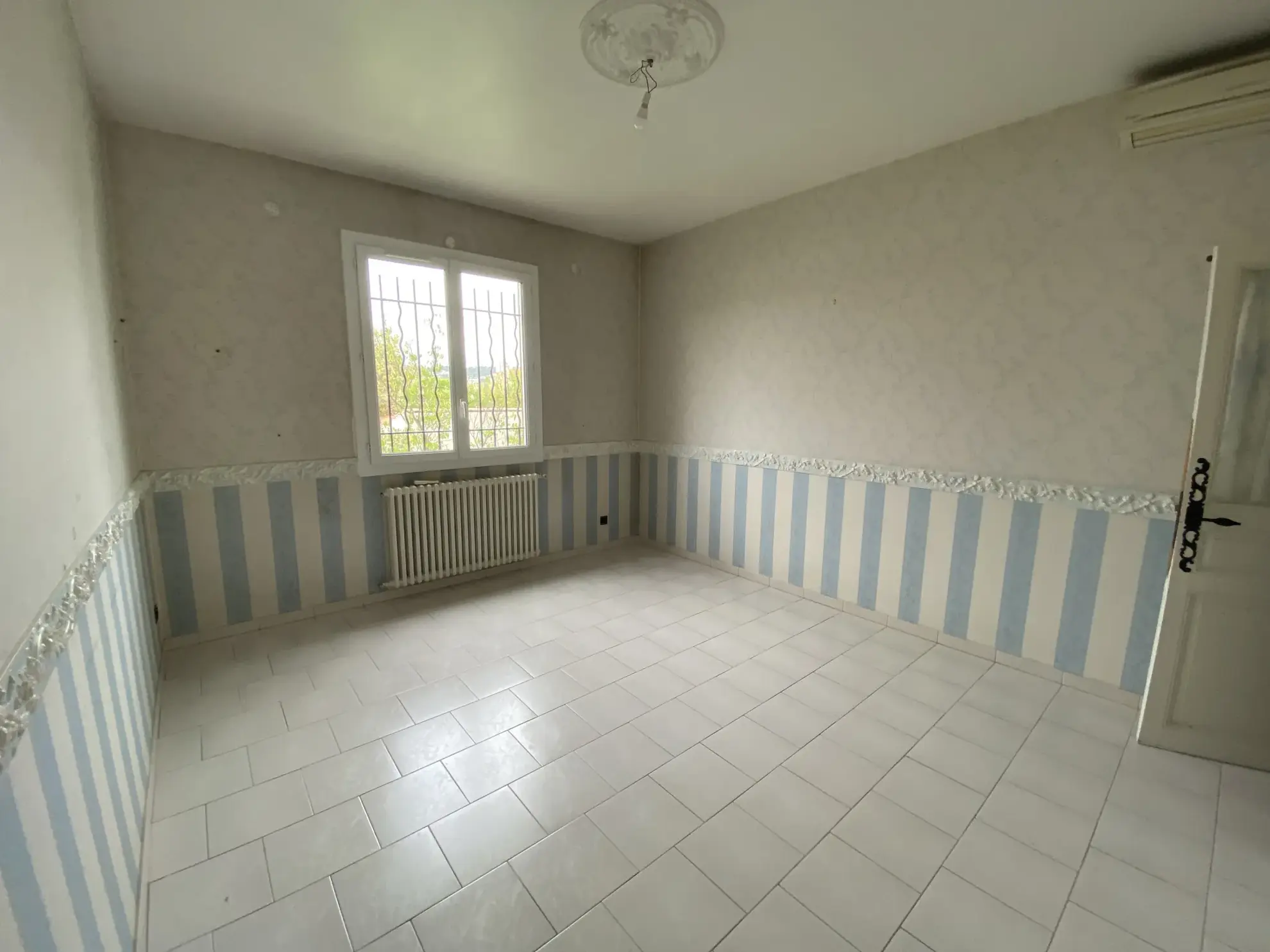 Appartement 3 pièces avec jardin, véranda et garage double à Marseille 