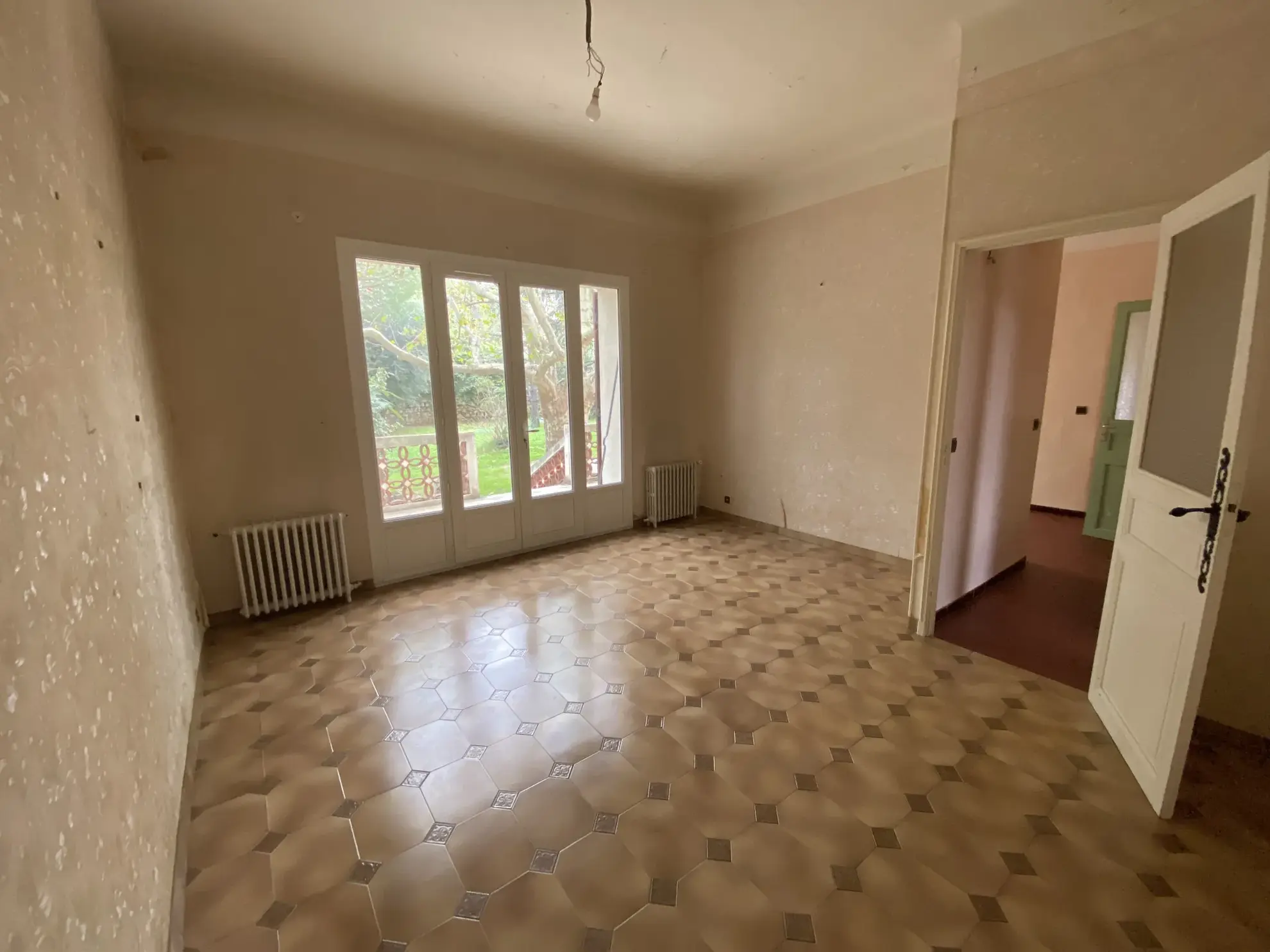 Appartement 3 pièces avec jardin, véranda et garage double à Marseille 