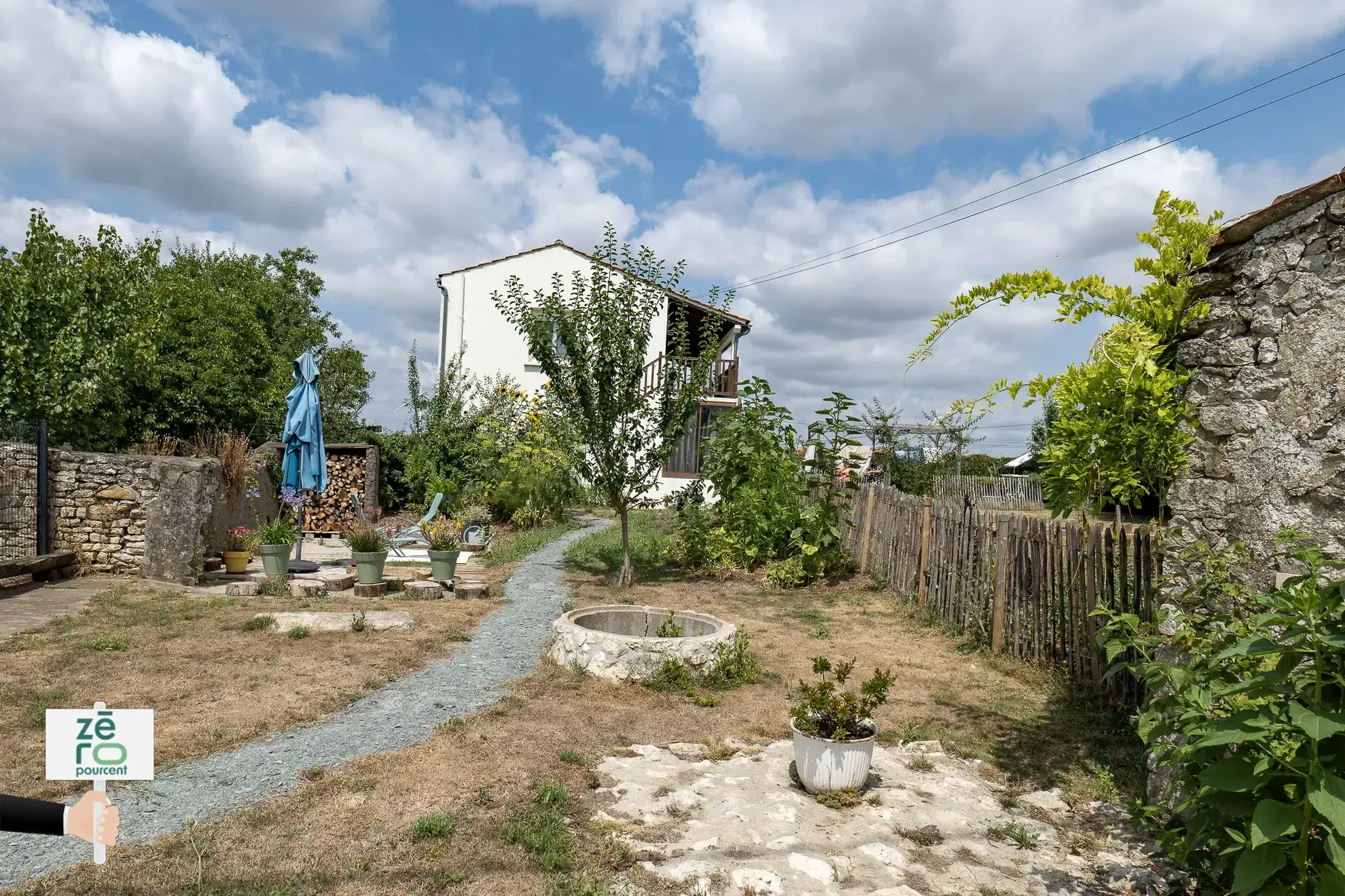 Charmante maison à Longeville-sur-Mer avec jardin, garage et vue dégagée - Opportunité à saisir 