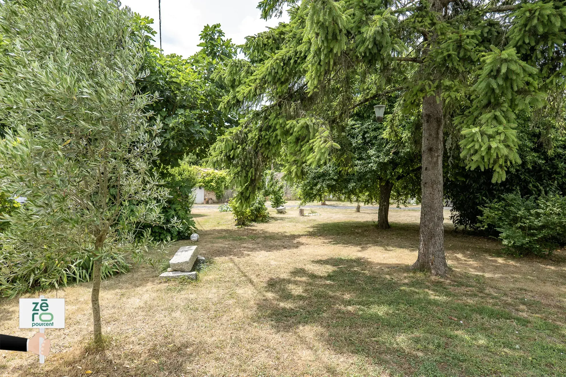 Charmante maison à Longeville-sur-Mer avec jardin, garage et vue dégagée - Opportunité à saisir 