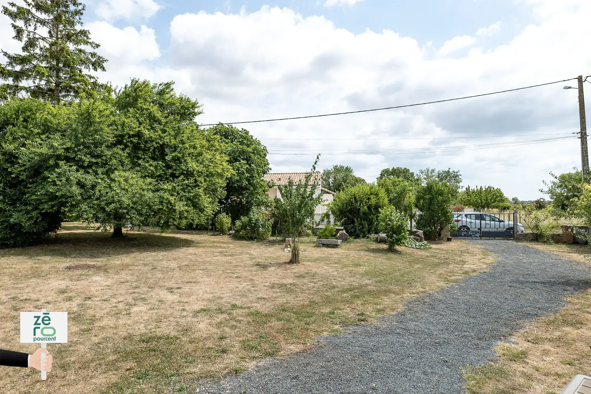 Charmante maison à Longeville-sur-Mer avec jardin, garage et vue dégagée - Opportunité à saisir 