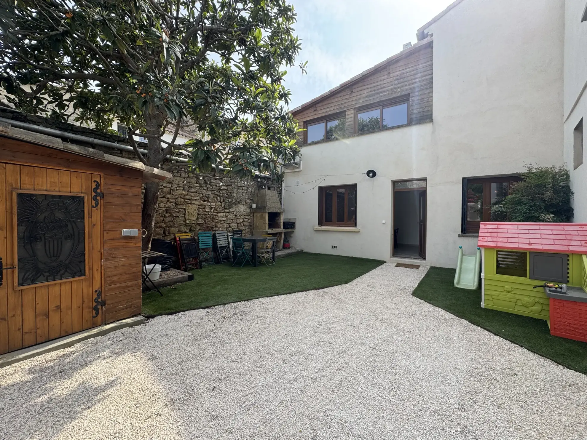 Maison de village rénovée de 101 m² avec jardin à Remoulins dans le Gard