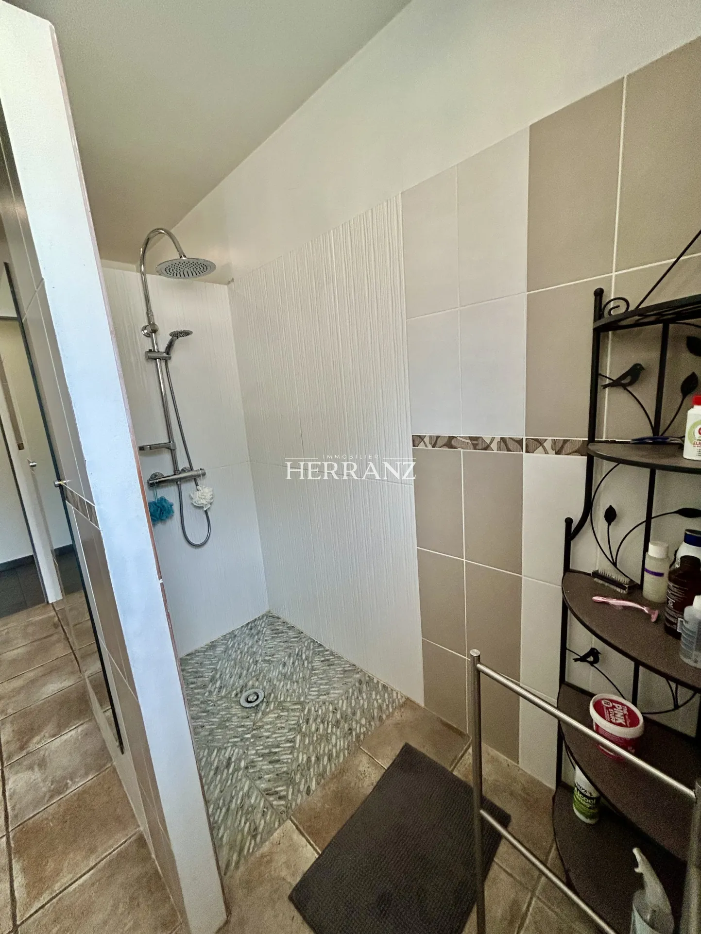 Charmante maison de plain-pied avec garage et jardin clos à Saint Denis de Pile 