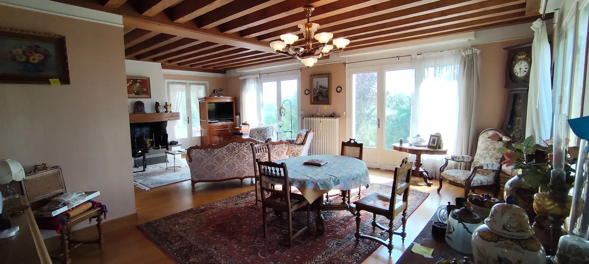 À vendre pavillon traditionnel à Épineuil près de Tonnerre avec jardin et grand séjour 